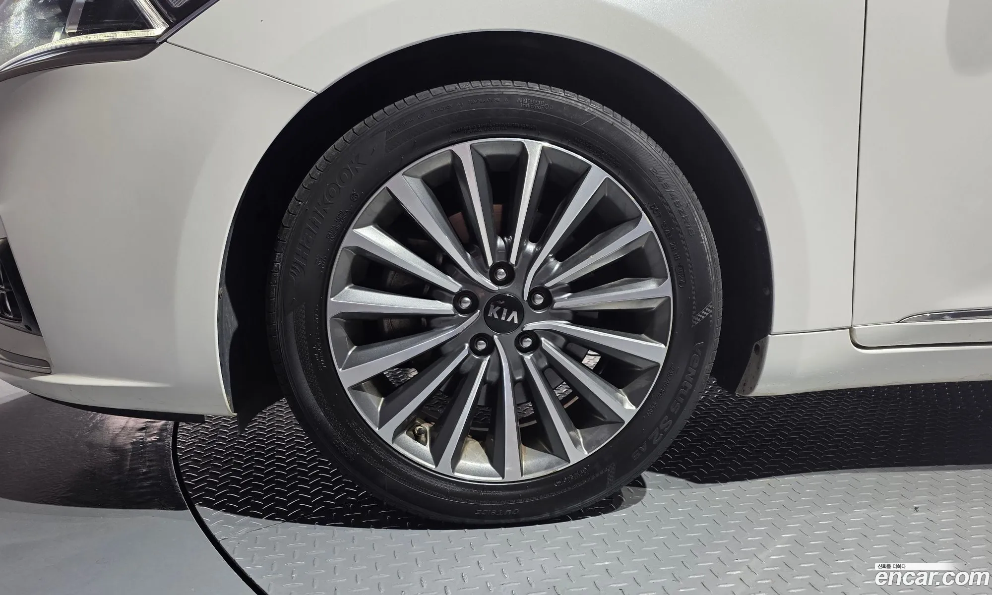 Kia K7 2019 KNALB415BKA172334 — 6