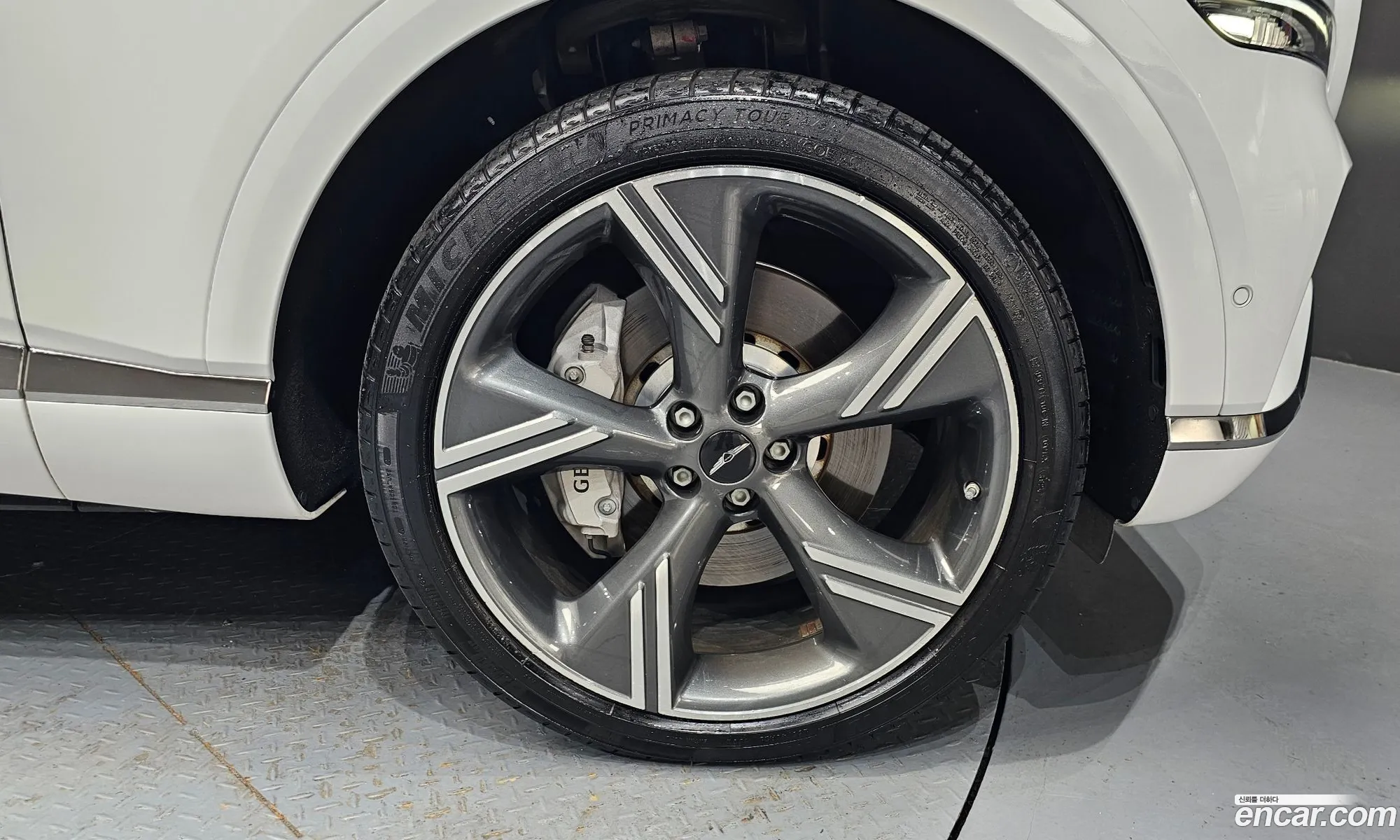 Genesis GV80 2024 KMTHA81BDRU240302 — 5