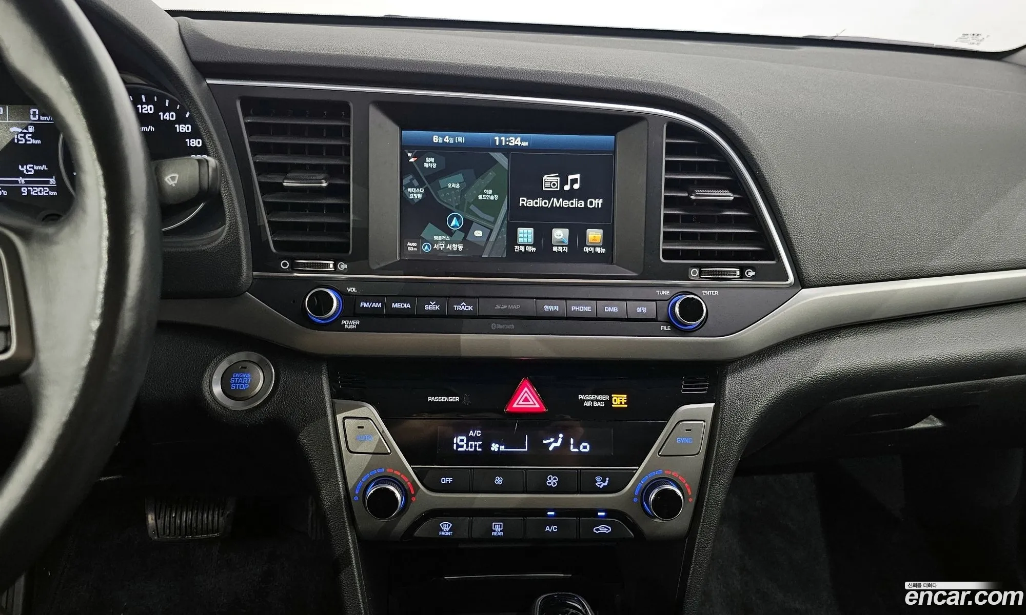 Hyundai Elantra AD 2016 — 6