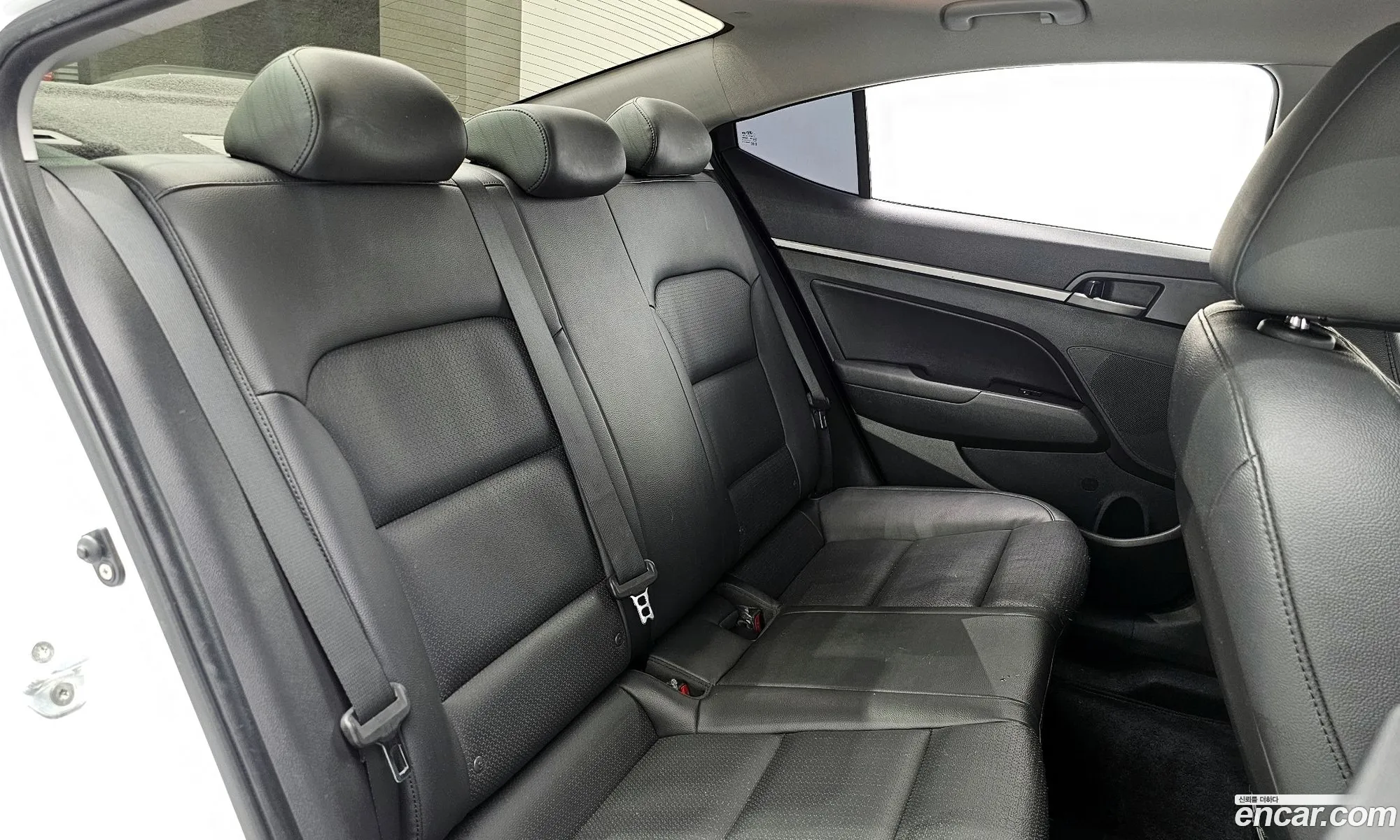 Hyundai Elantra AD 2016 — 2