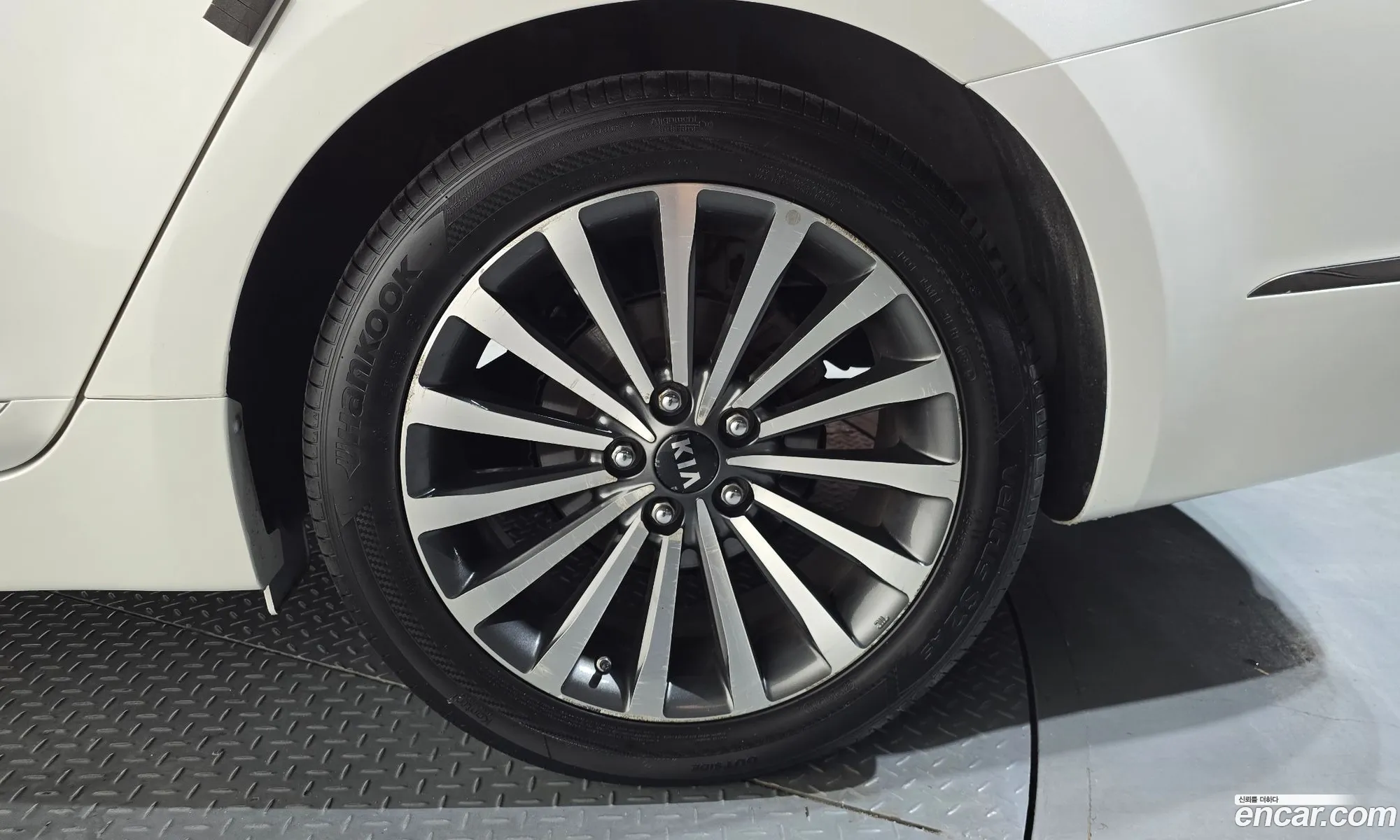 Kia K7 2013 KNALL418BDA137243 — 16