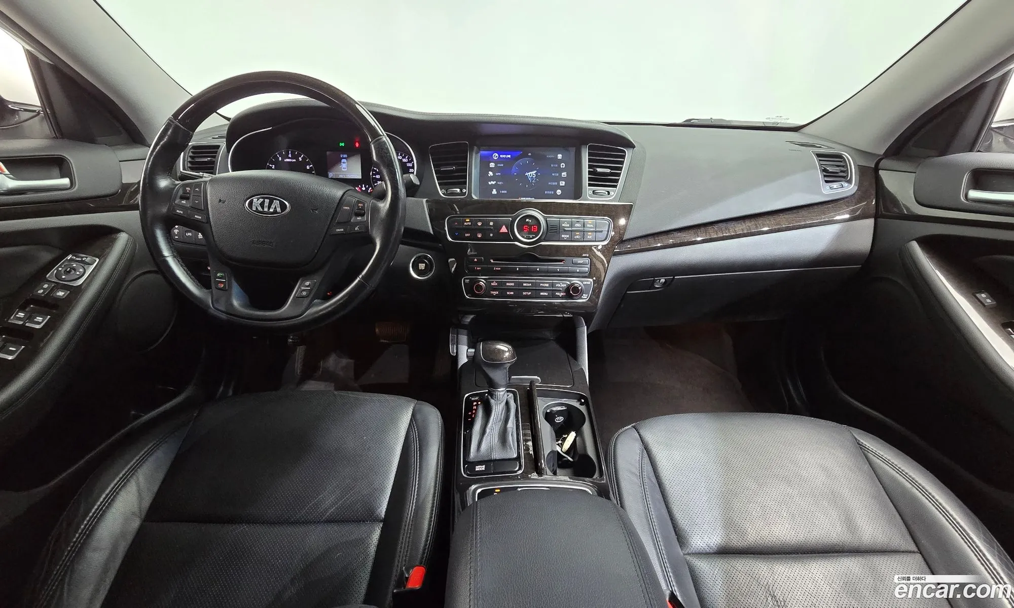 Kia K7 2013 KNALL418BDA137243 — 10