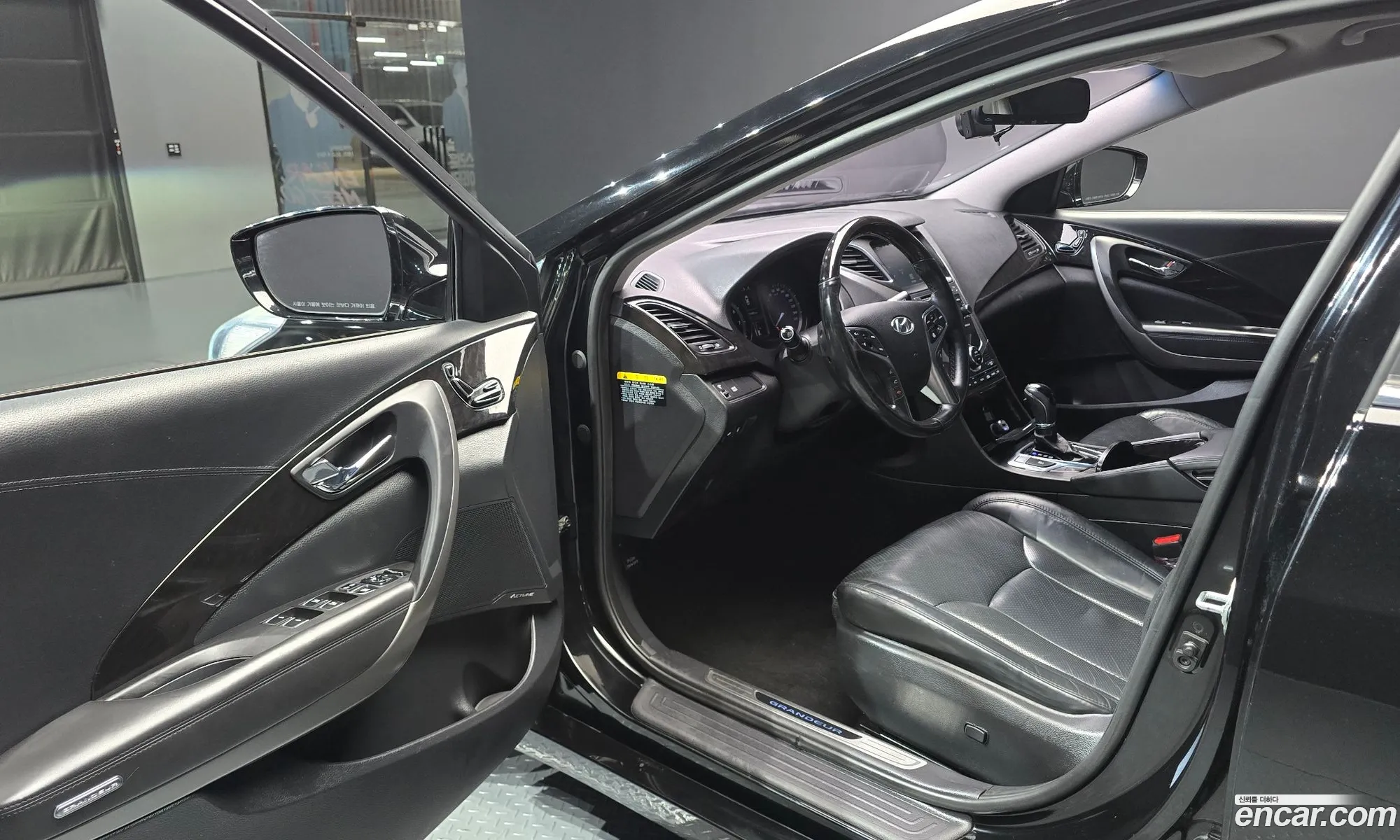 Hyundai Grandeur HG 2016 — 29