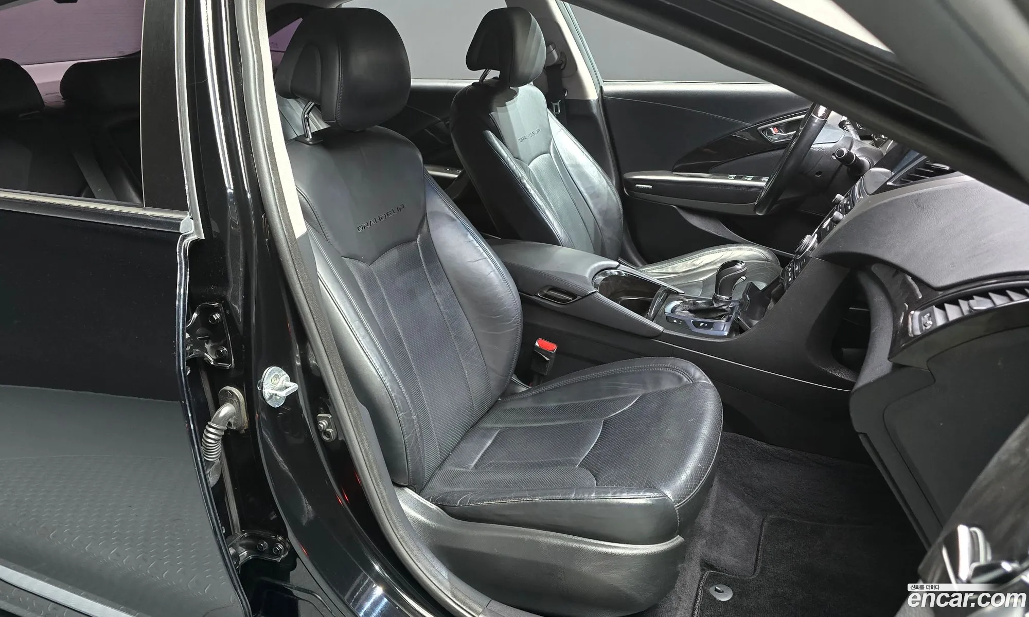 Hyundai Grandeur HG 2016 — 28