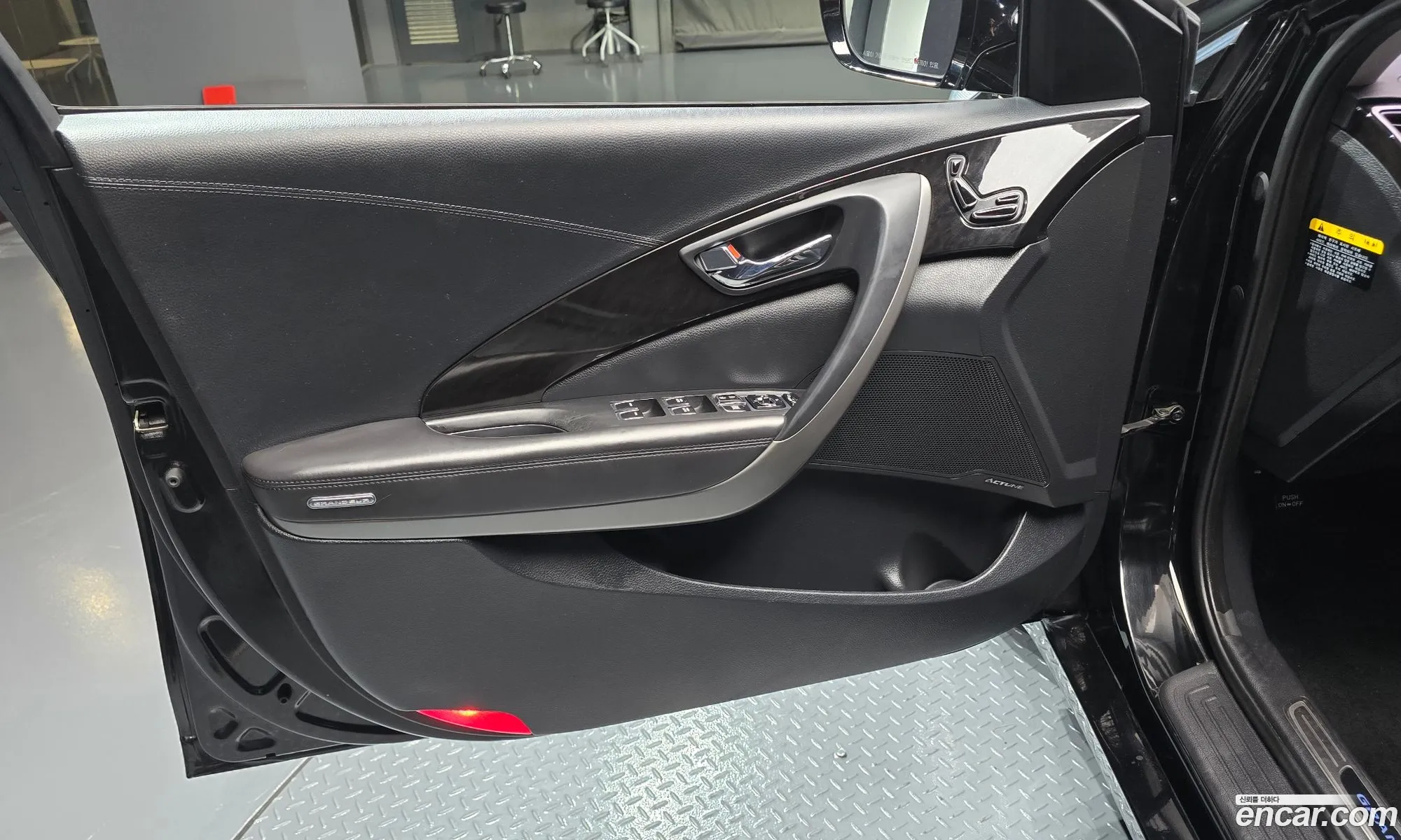 Hyundai Grandeur HG 2016 — 16