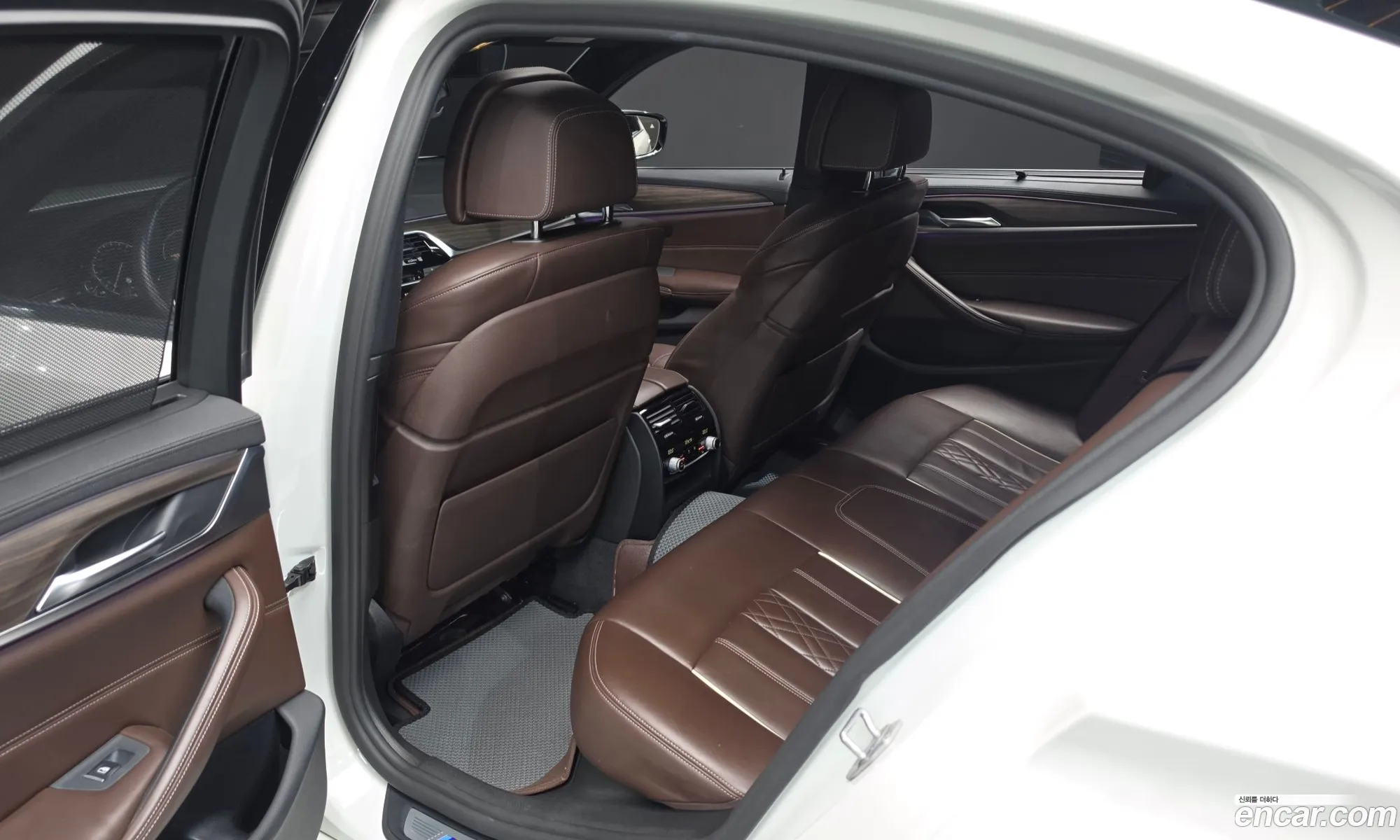 BMW 5 Series 2017 — 10