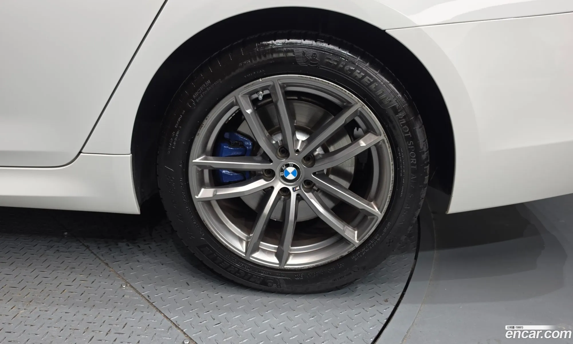 BMW 5 Series 2017 — 27