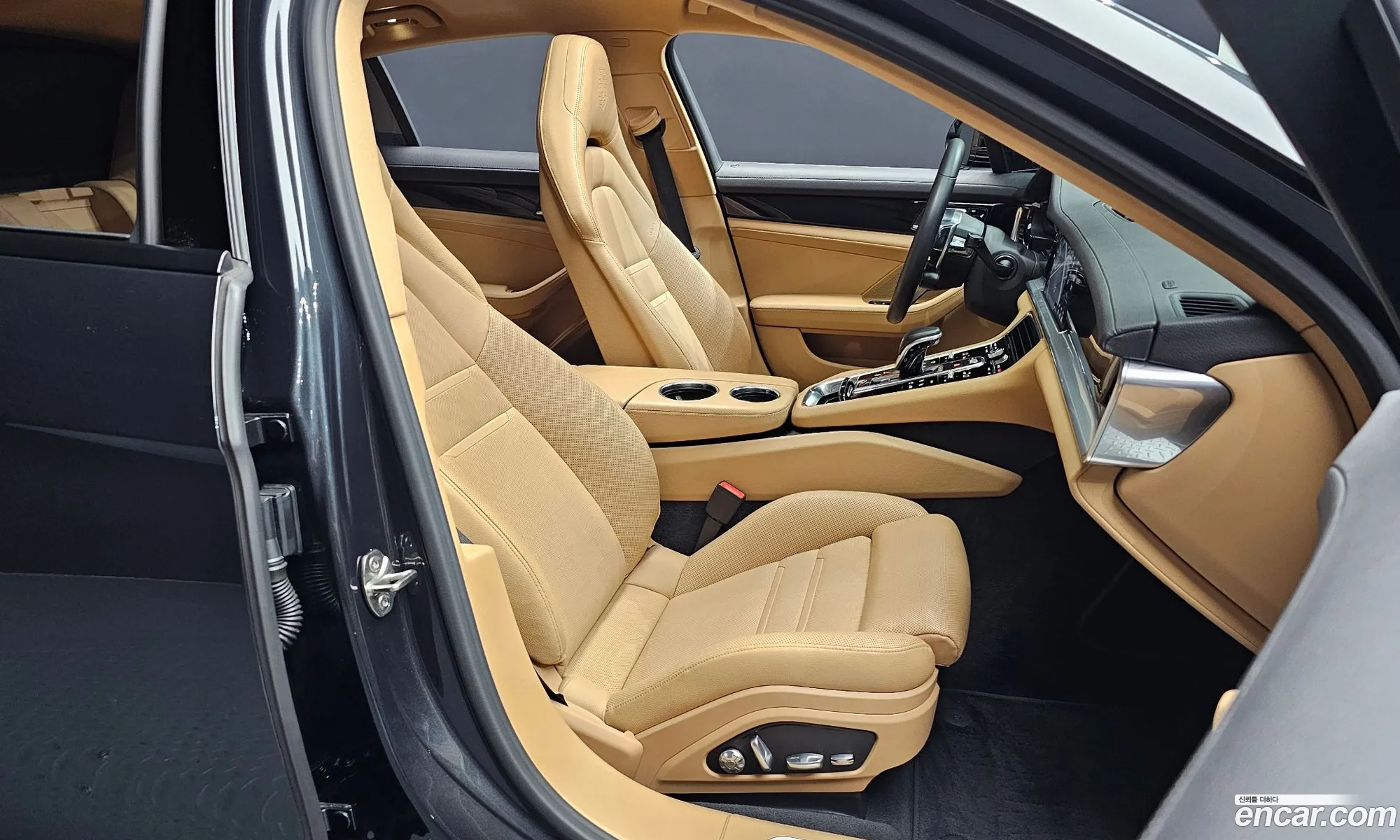 Porsche Panamera 2018 WP0AA2970JL105425 — 32