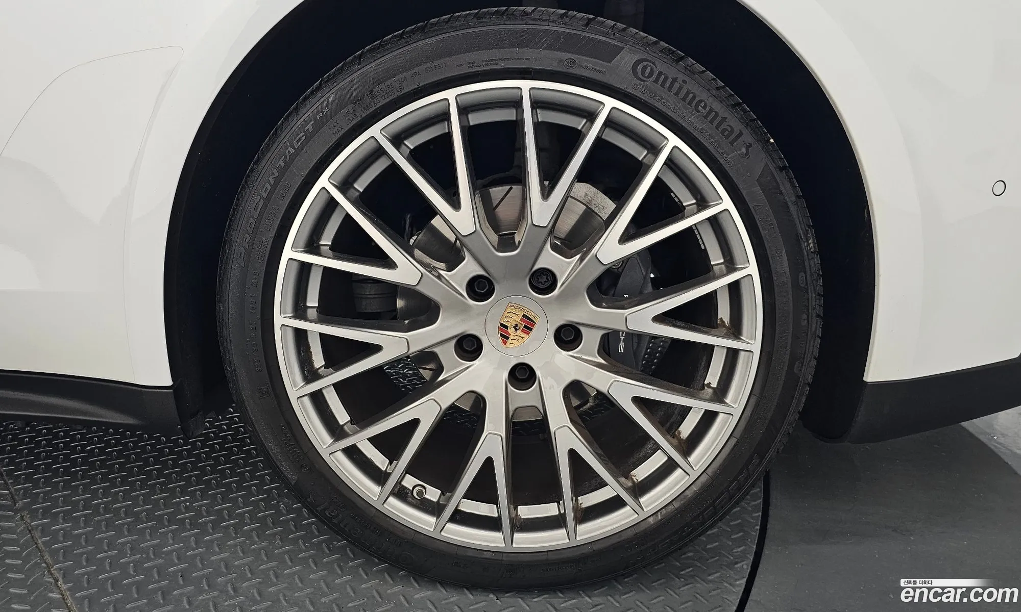 Porsche Panamera 2024 WP0AA2YA7RL002317 — 3