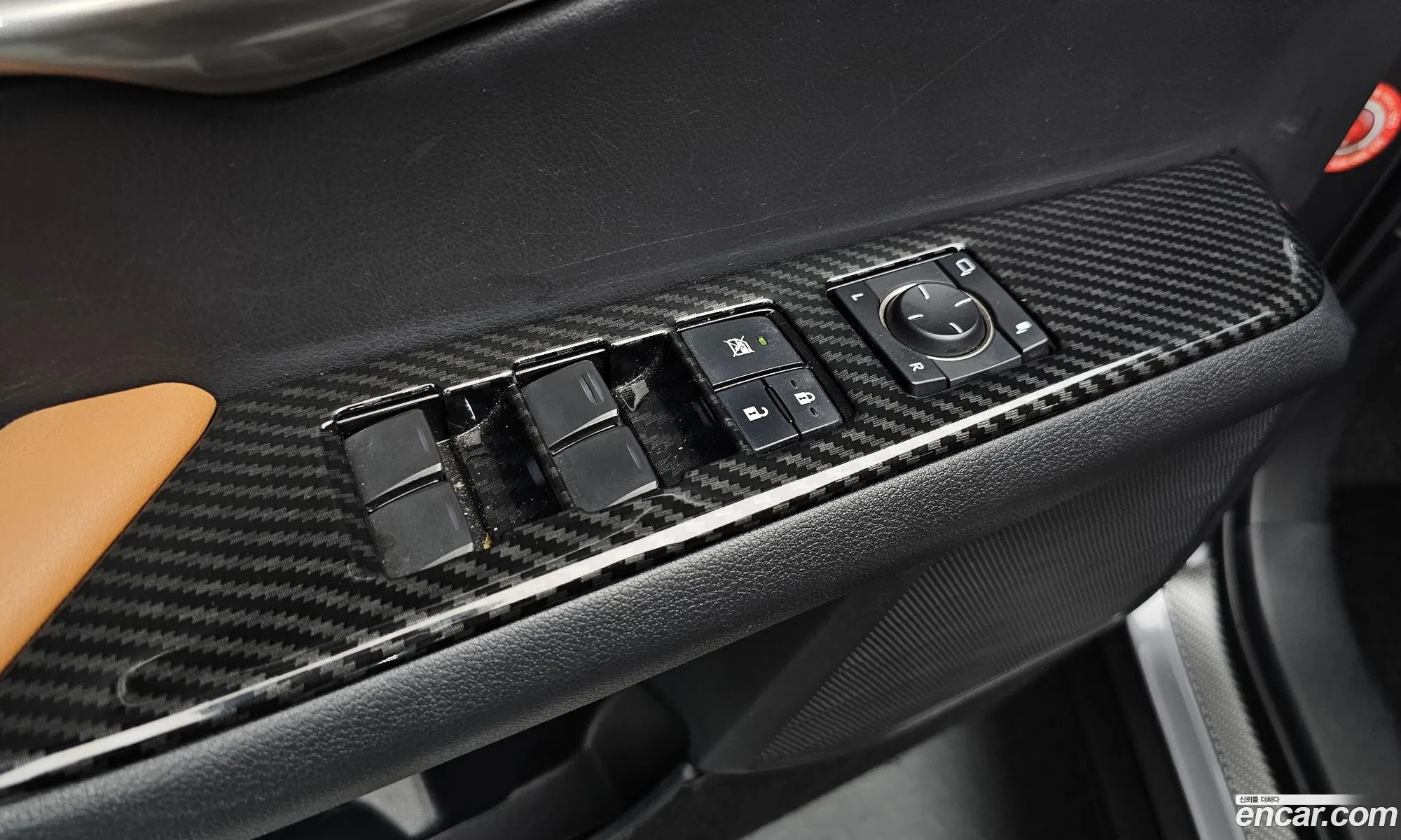 Lexus UX250h 2019 — 8