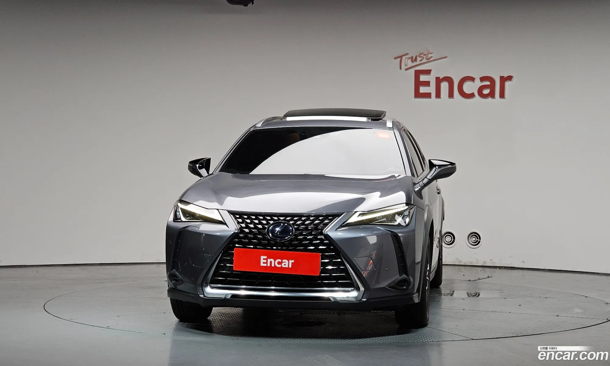 Lexus UX250h 2019 — 23