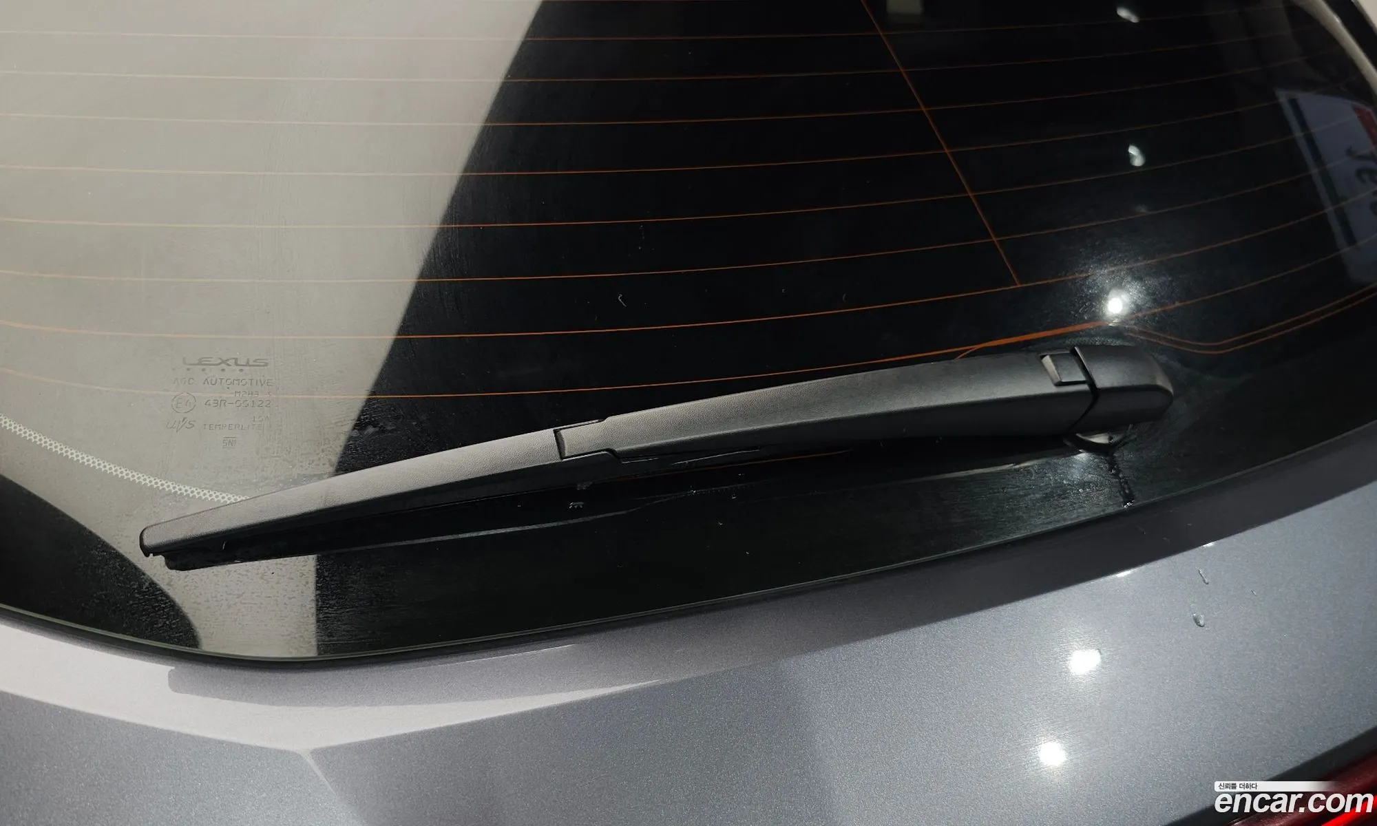 Lexus UX250h 2019 — 21