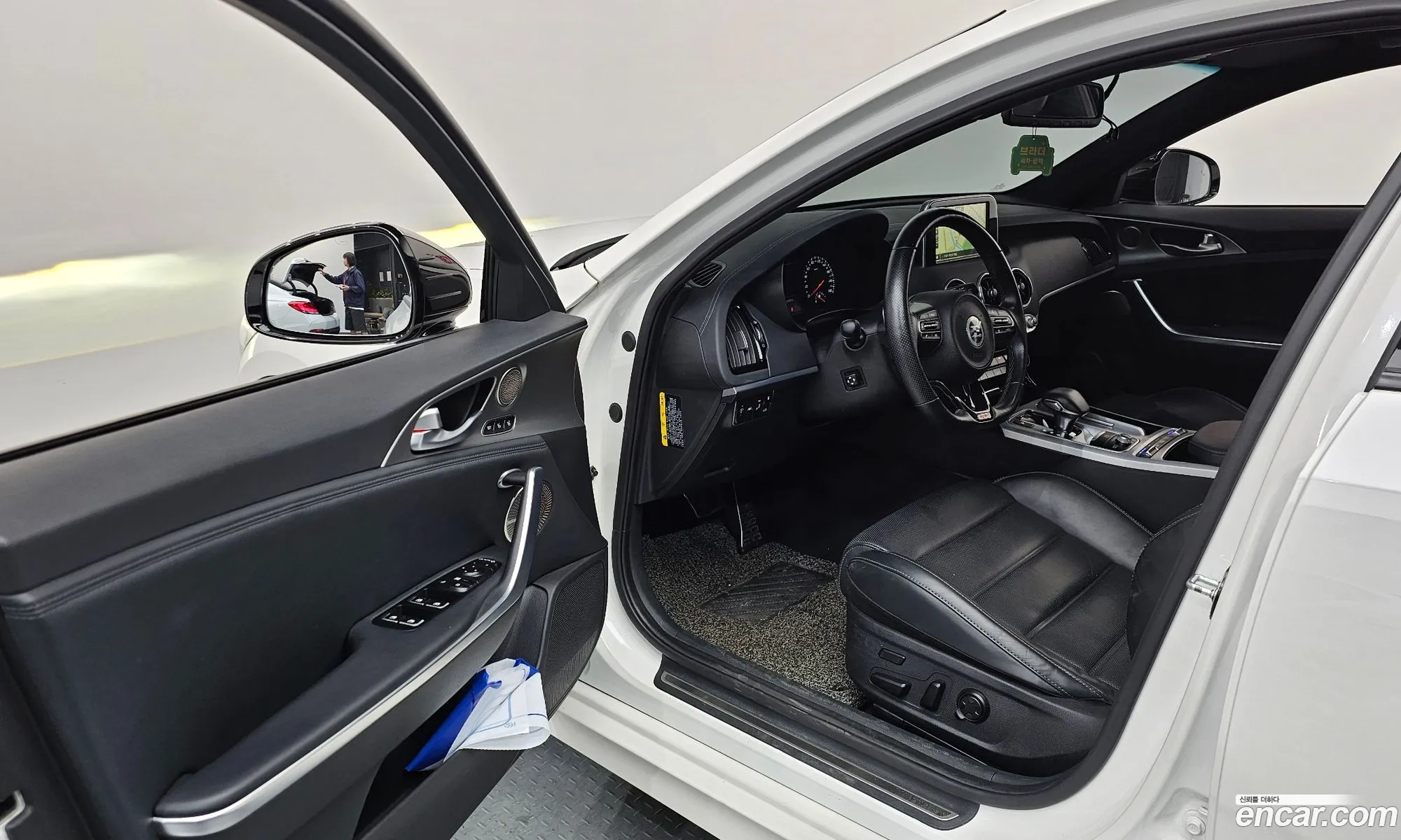 Kia Stinger 2017 KNAE751CBJS001518 — 20