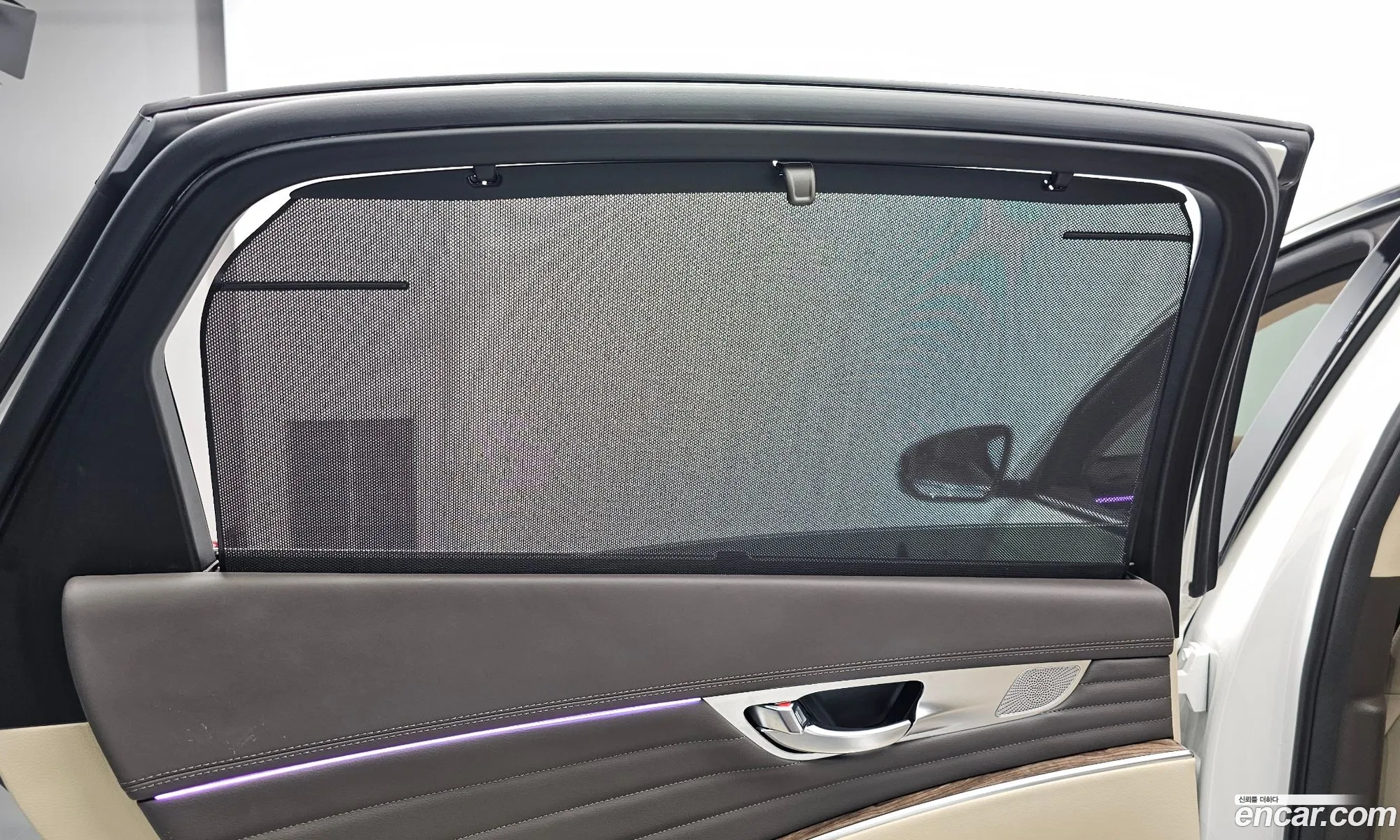 Kia The K9 2018 KNAS2418DKS002902 — 17