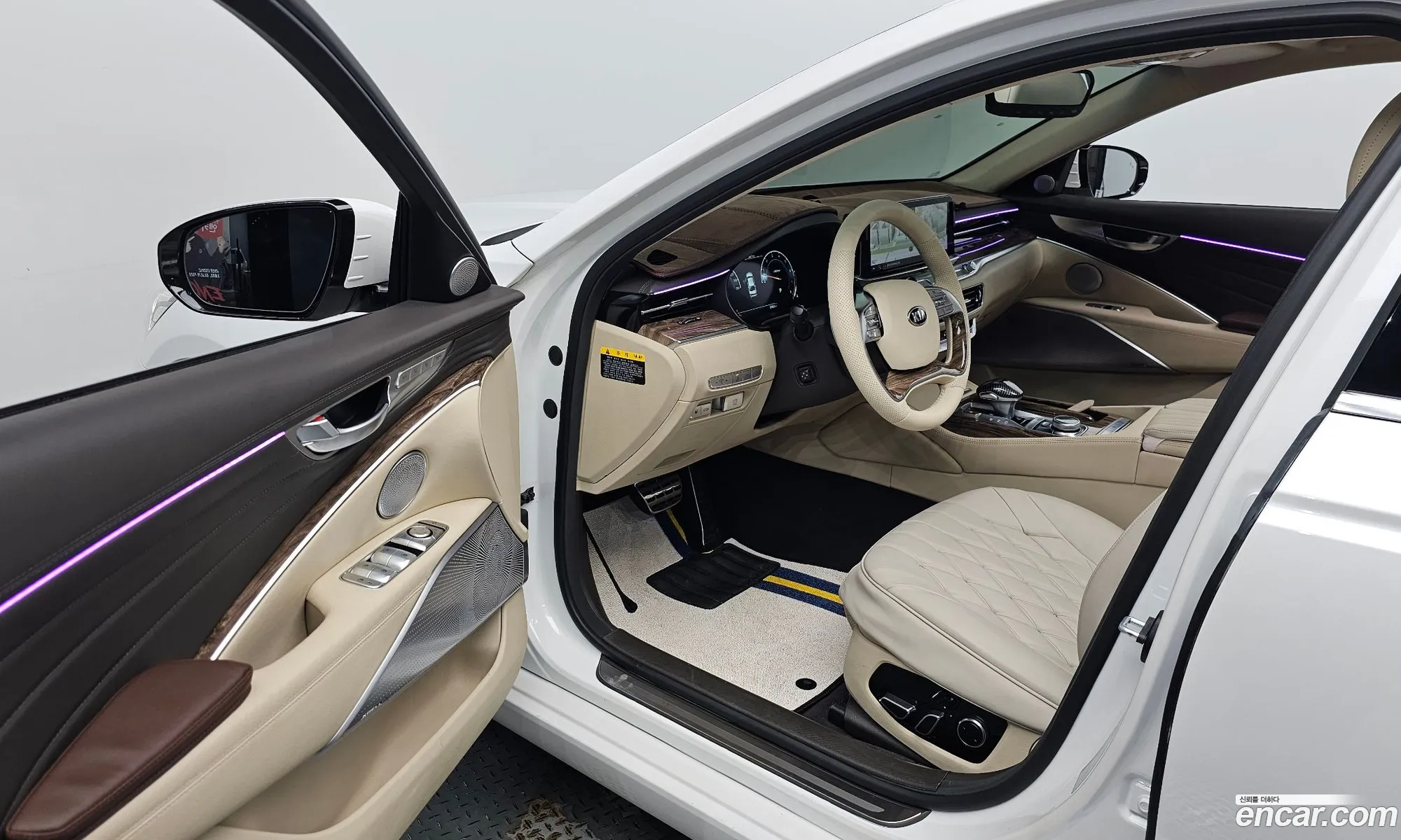 Kia The K9 2018 KNAS2418DKS002902 — 24