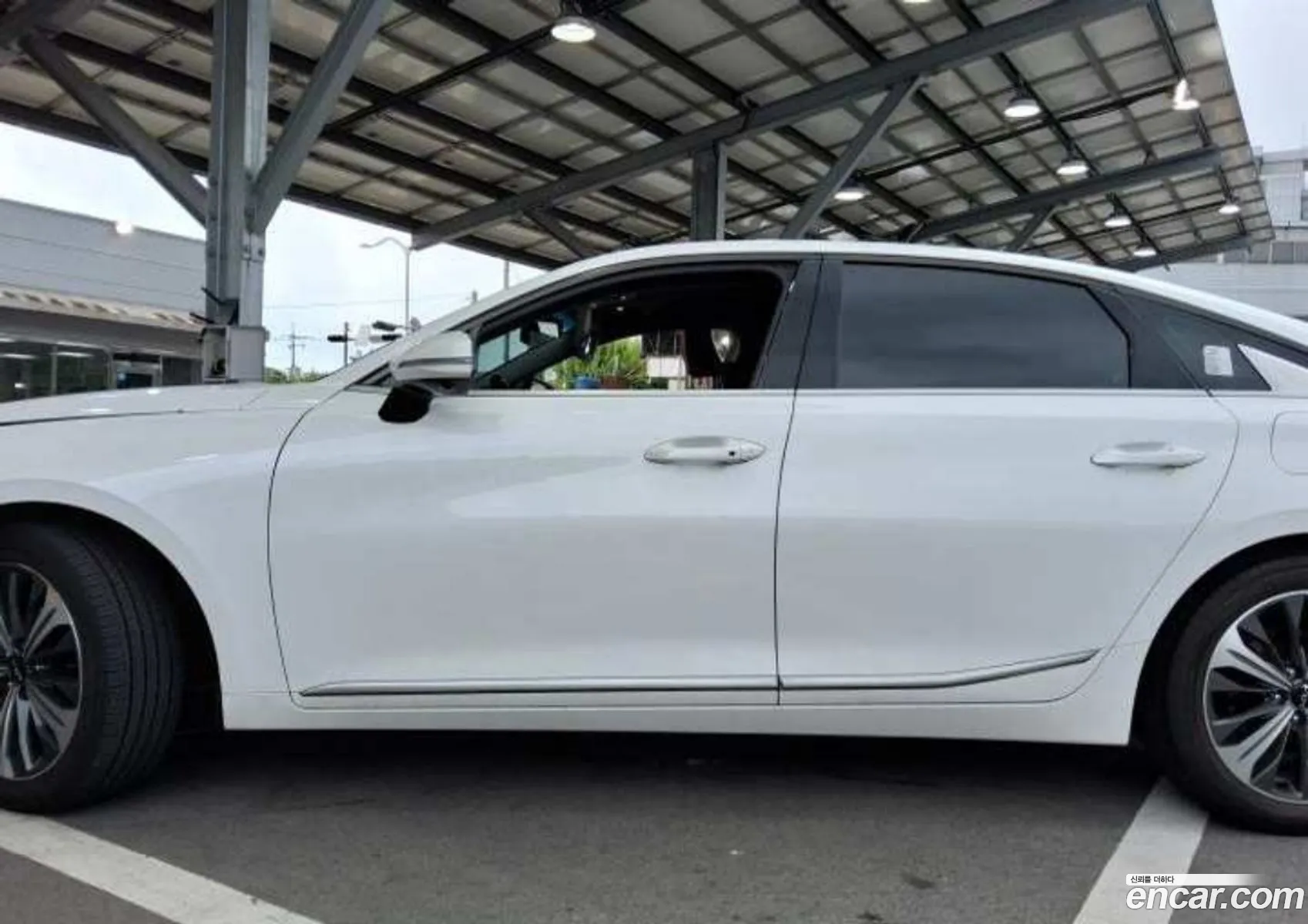 Kia K8 Hybrid 2022 — 6