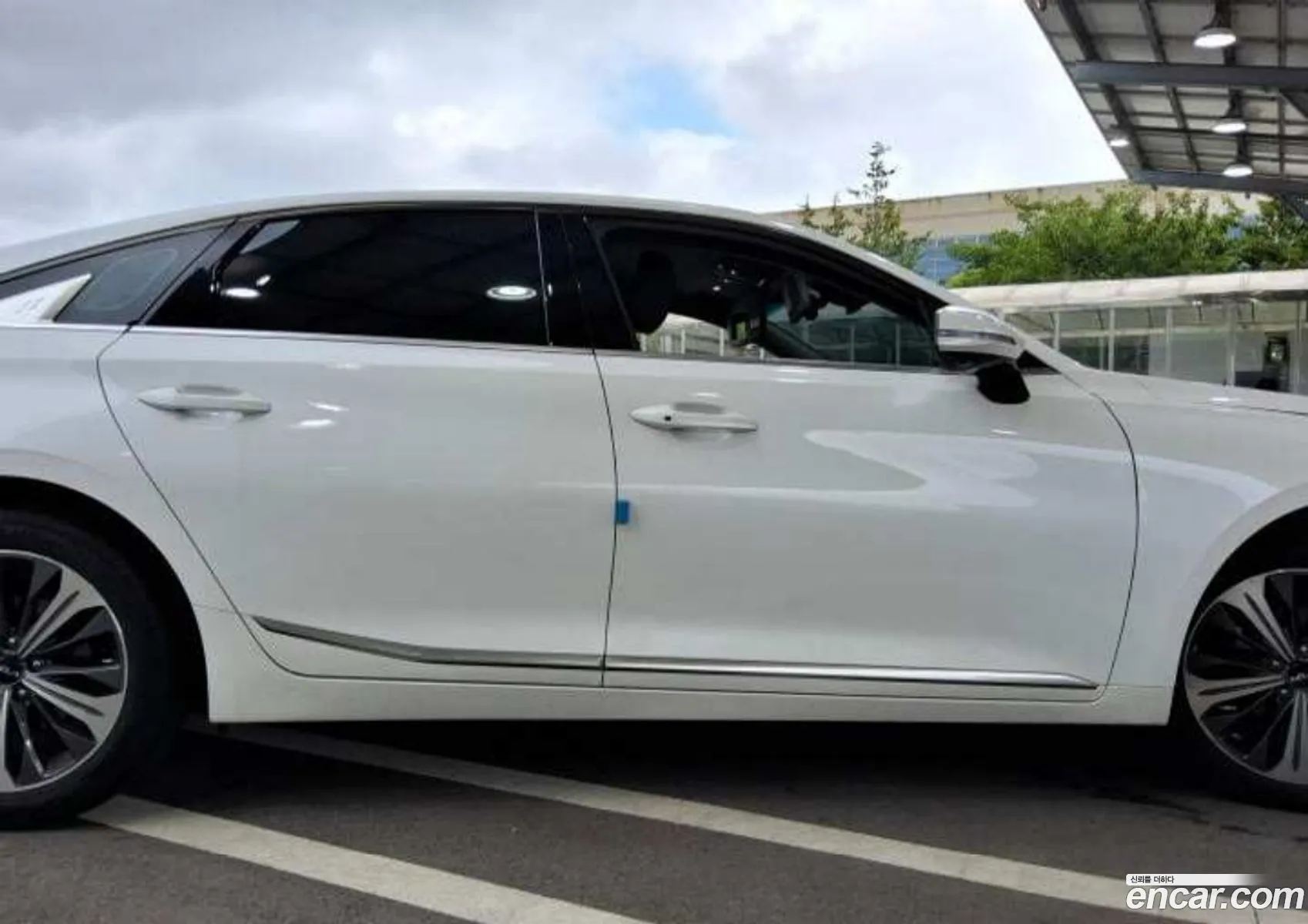 Kia K8 Hybrid 2022 — 9