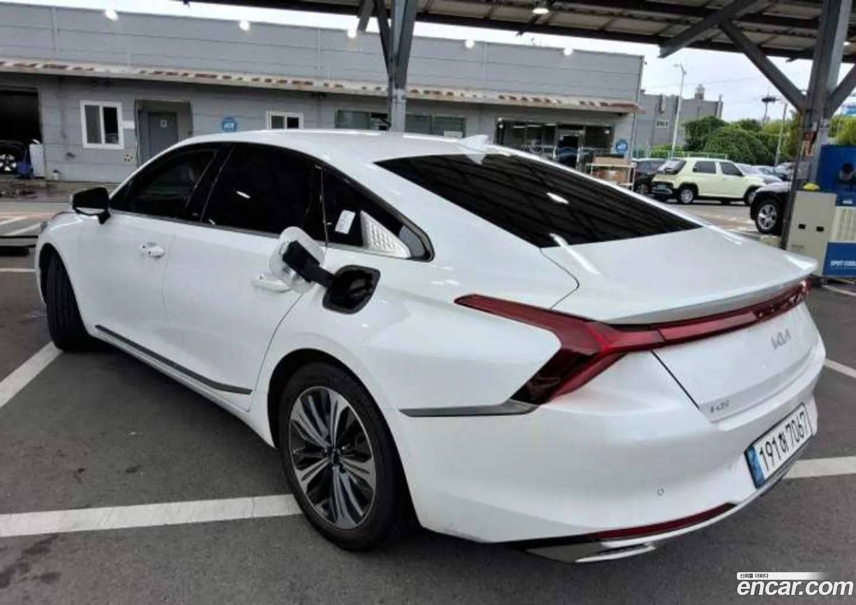 Kia K8 Hybrid 2022 — 16