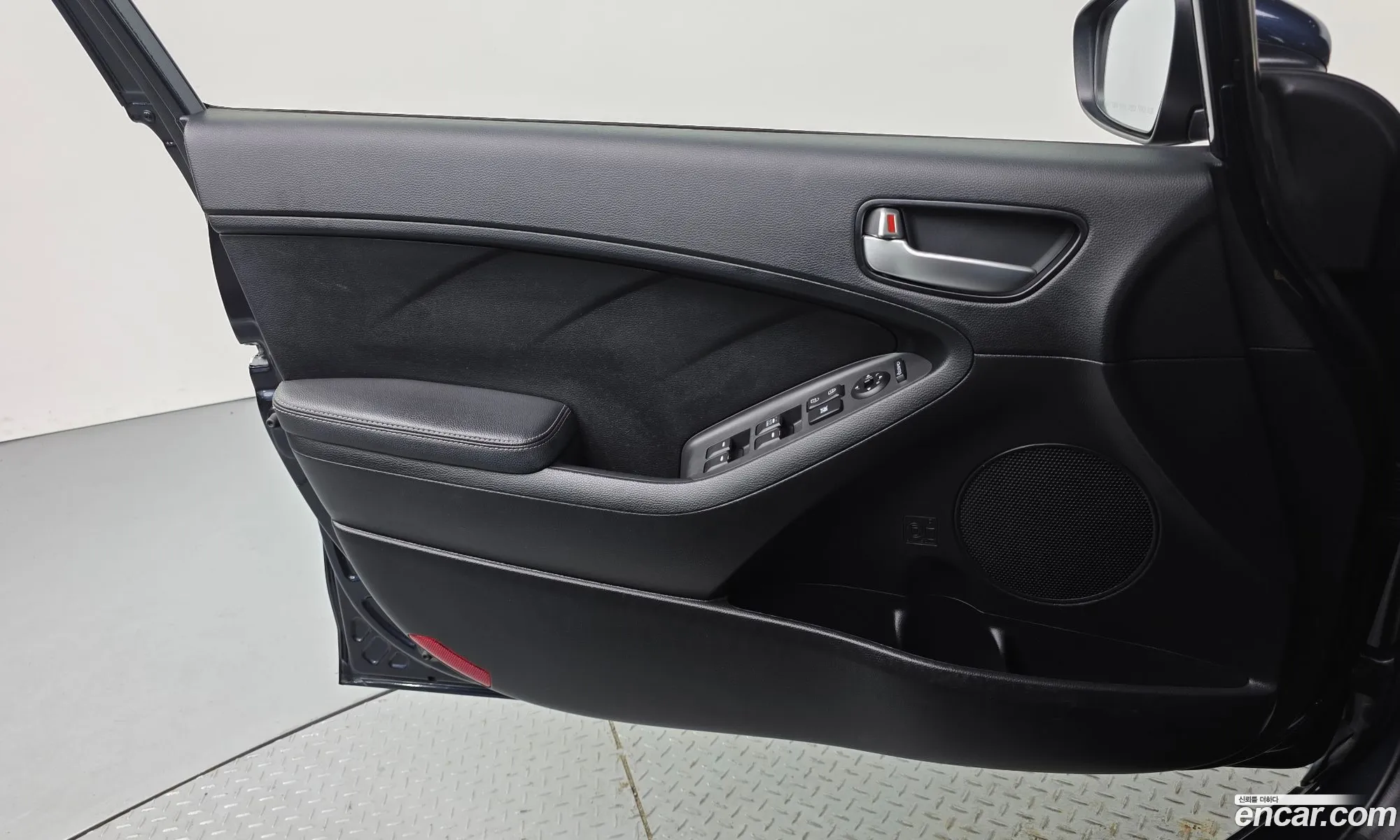 Kia K3 2016 KNAFK412BGA643160 — 12