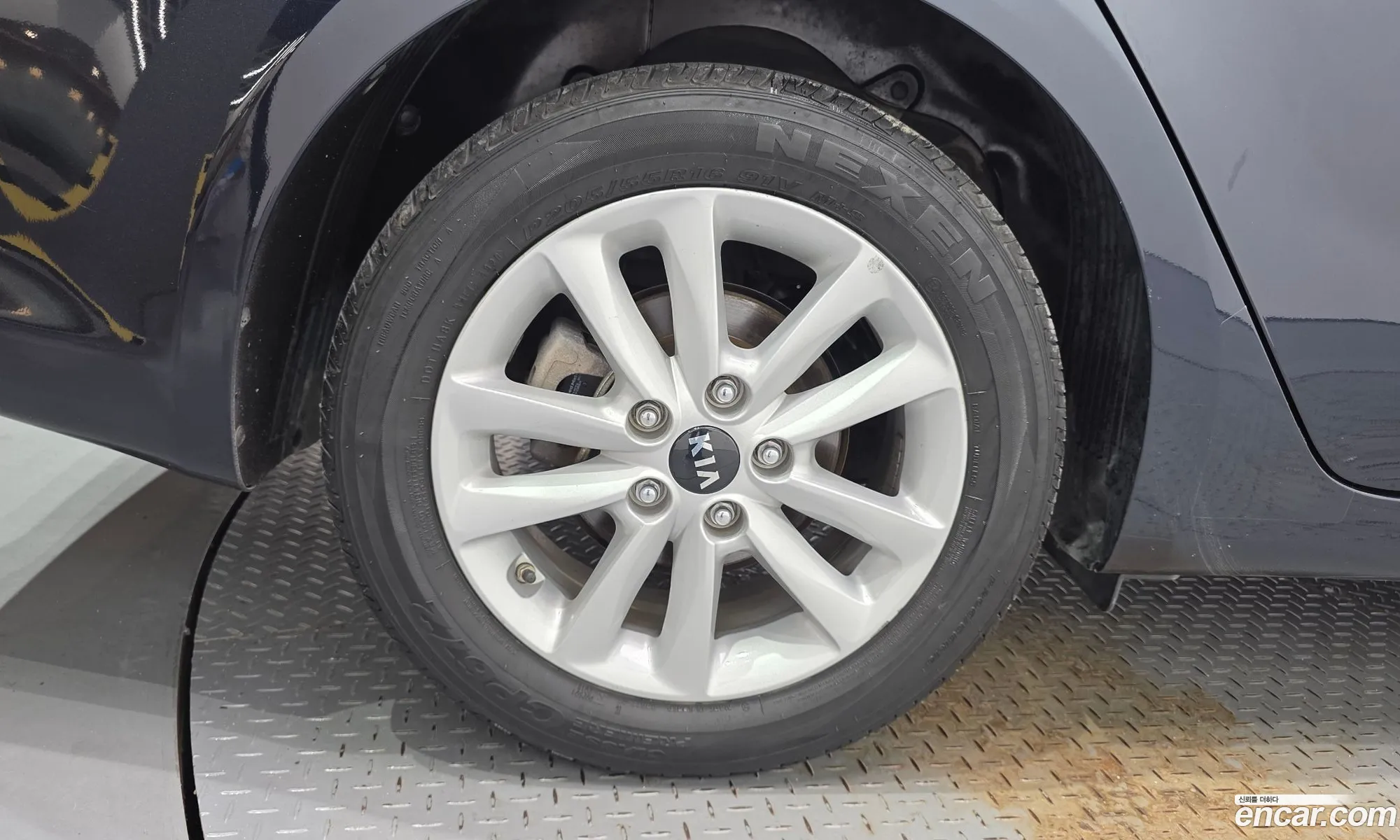Kia K3 2016 KNAFK412BGA643160 — 16