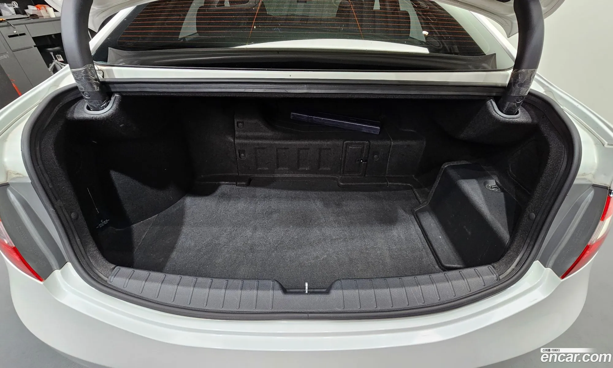 Hyundai Grandeur HG Hybrid