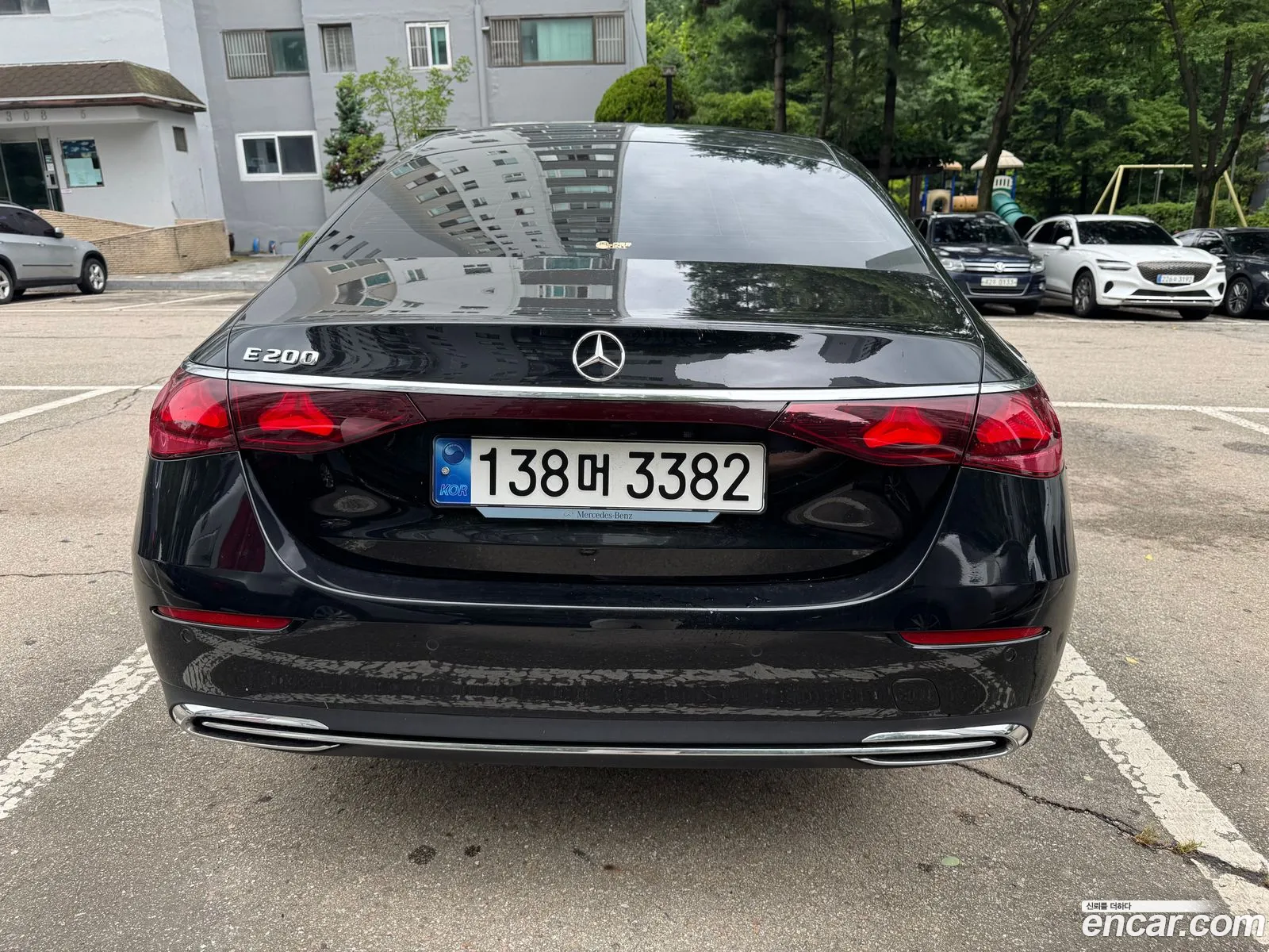 Mercedes-Benz E-Class W214 2024 — 10
