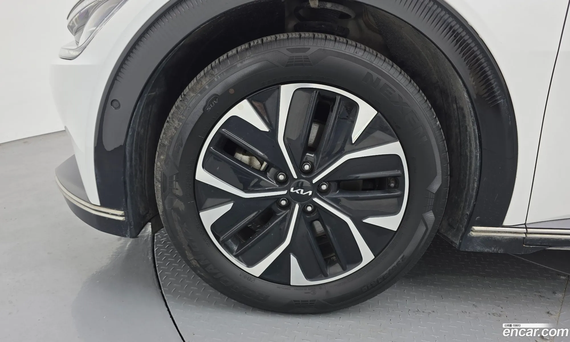 Kia EV6 2022 KNAC381AFNA054026 — 3