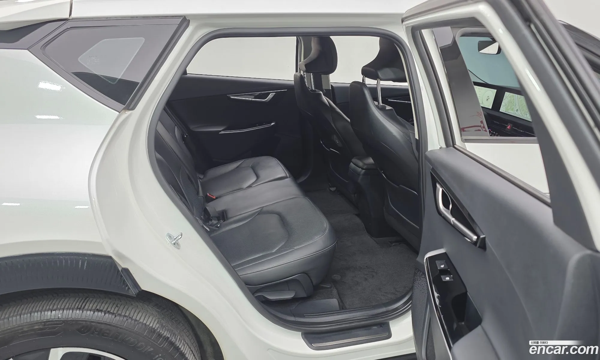 Kia EV6 2022 KNAC381AFNA054026 — 8