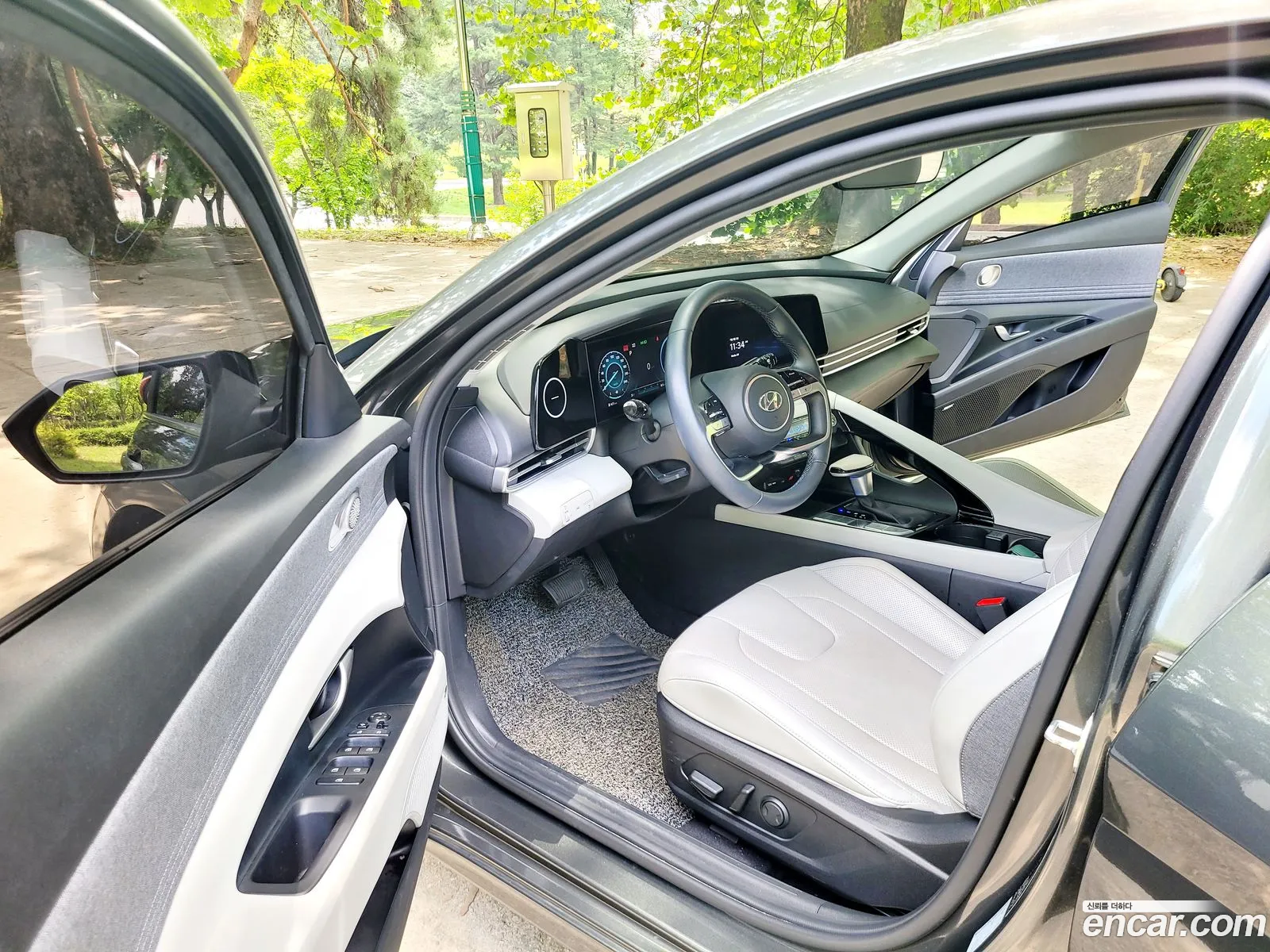 Hyundai Elantra 2020 — 10