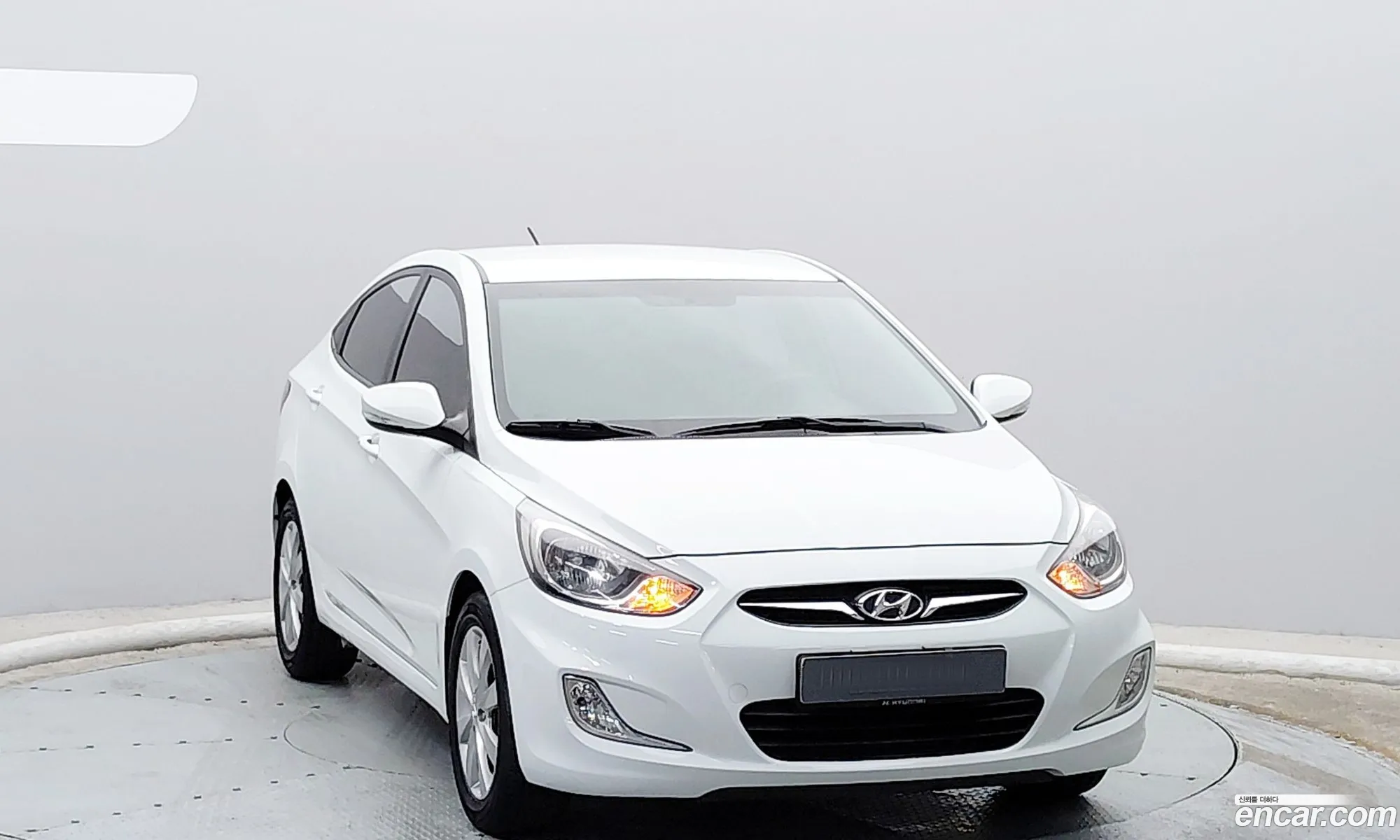 Hyundai Accent 2012 — 17