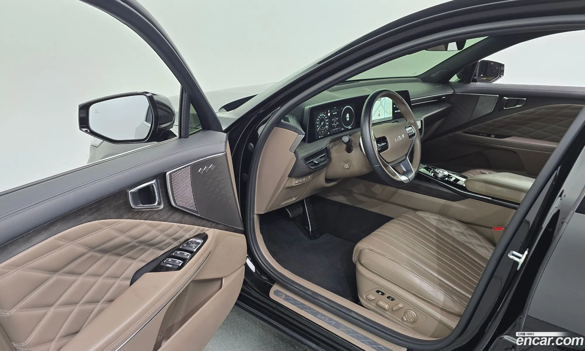 Kia K8 2022 KNAM641BBNA030225 — 8