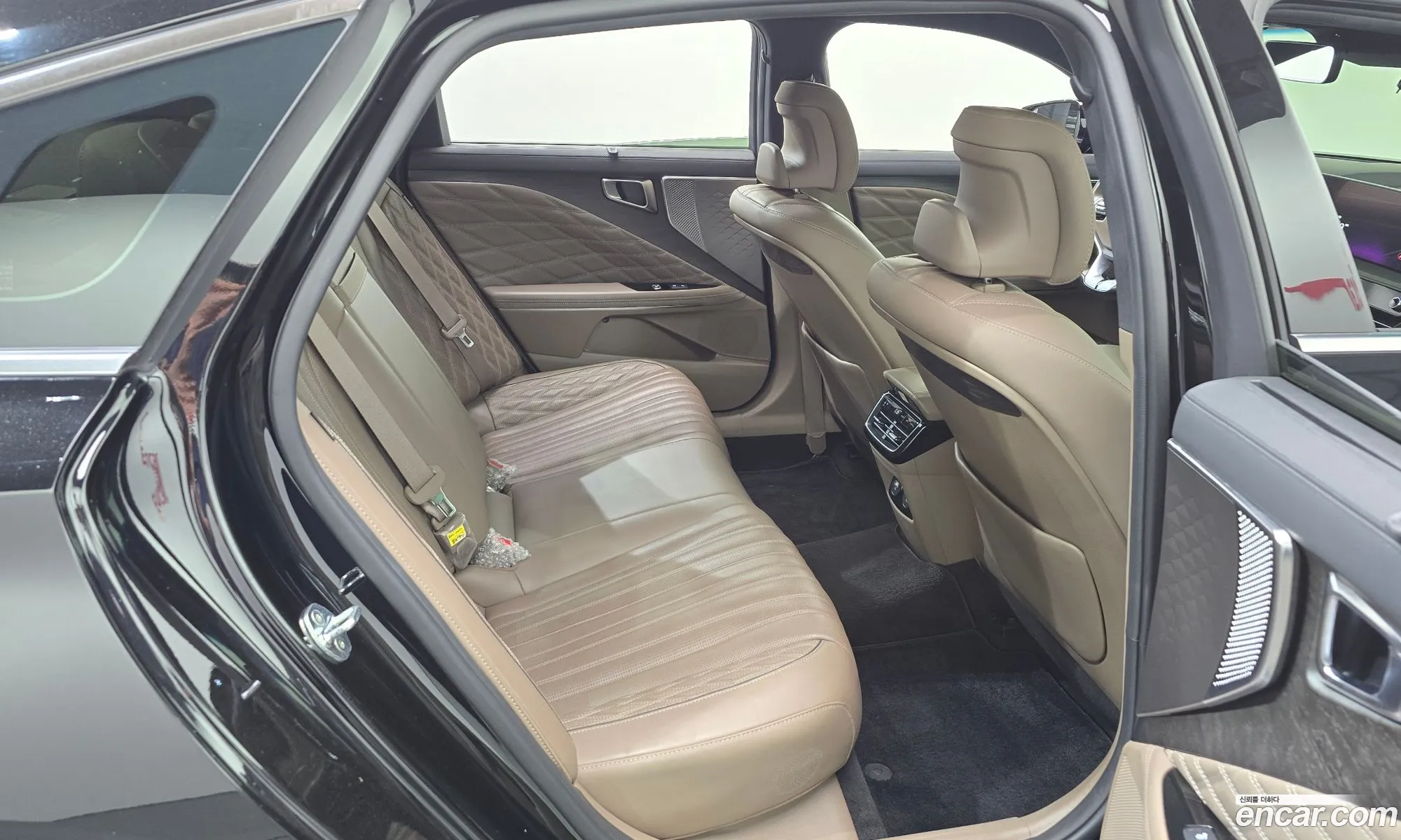 Kia K8 2022 KNAM641BBNA030225 — 7