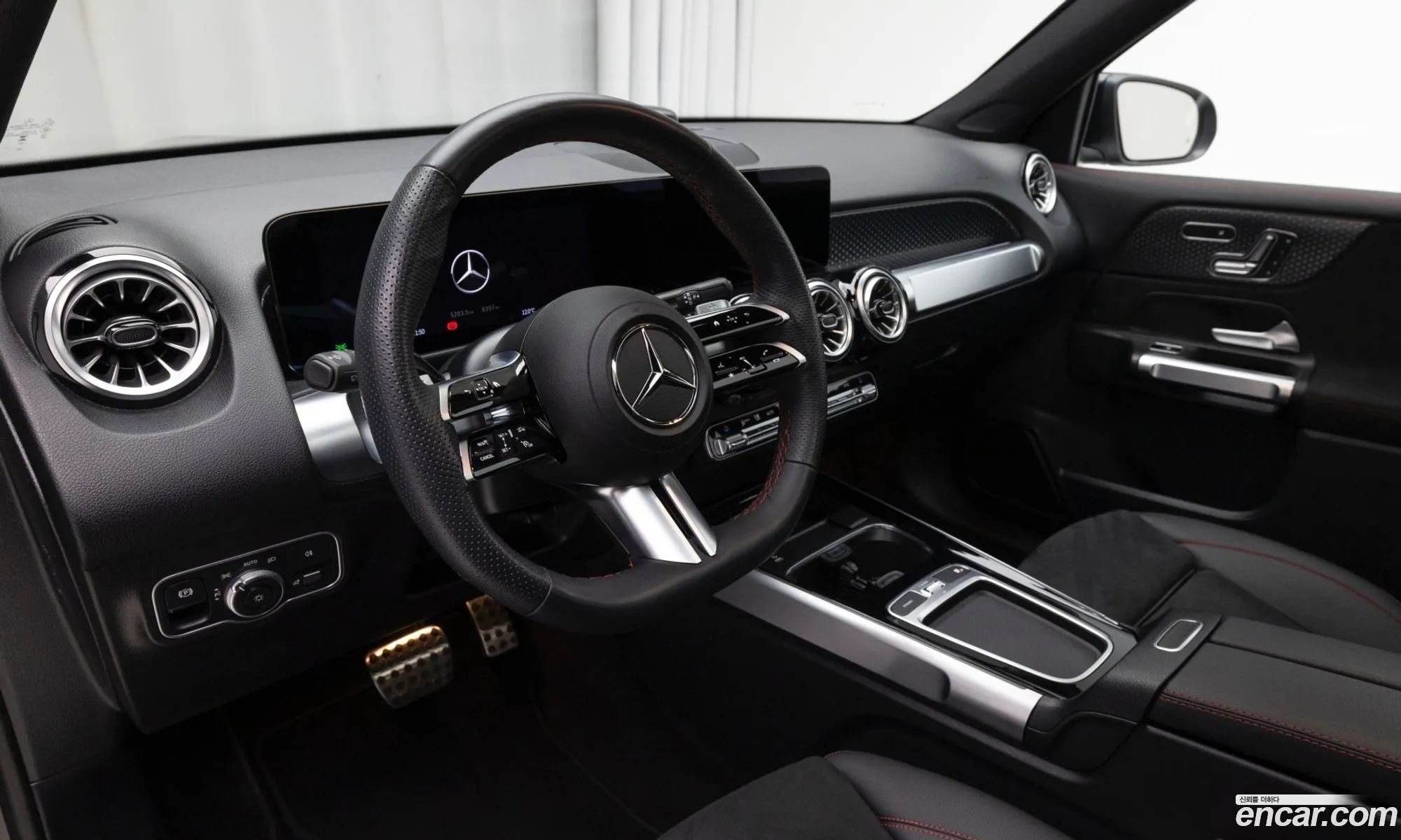 Mercedes-Benz GLB-Class X247 2025 — 8