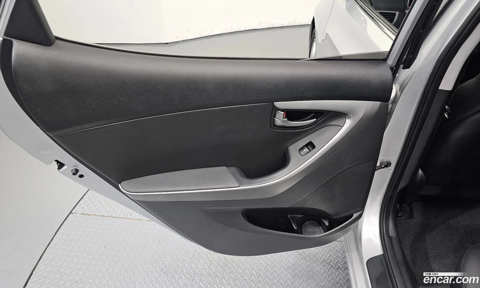 Hyundai Elantra 2015 KMHDG41LBGU506514 — 4