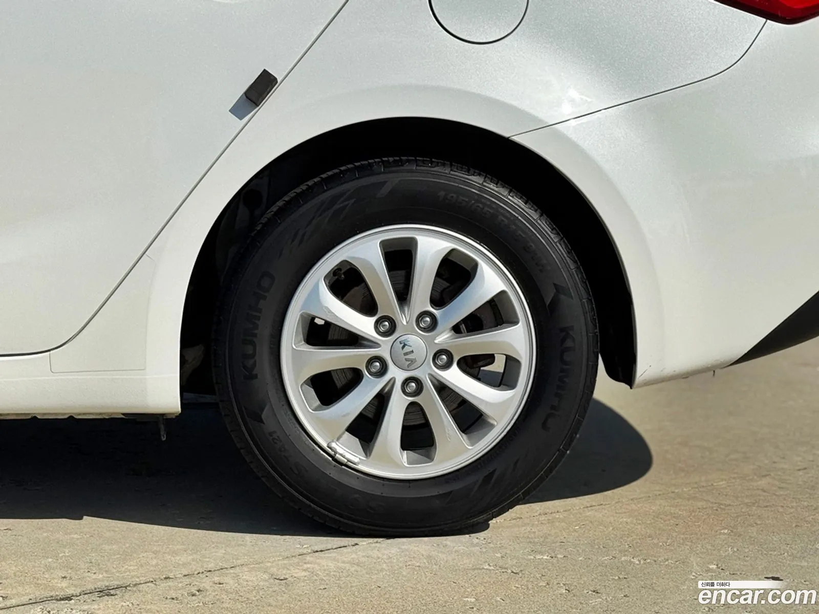 Kia K3 2014 — 12