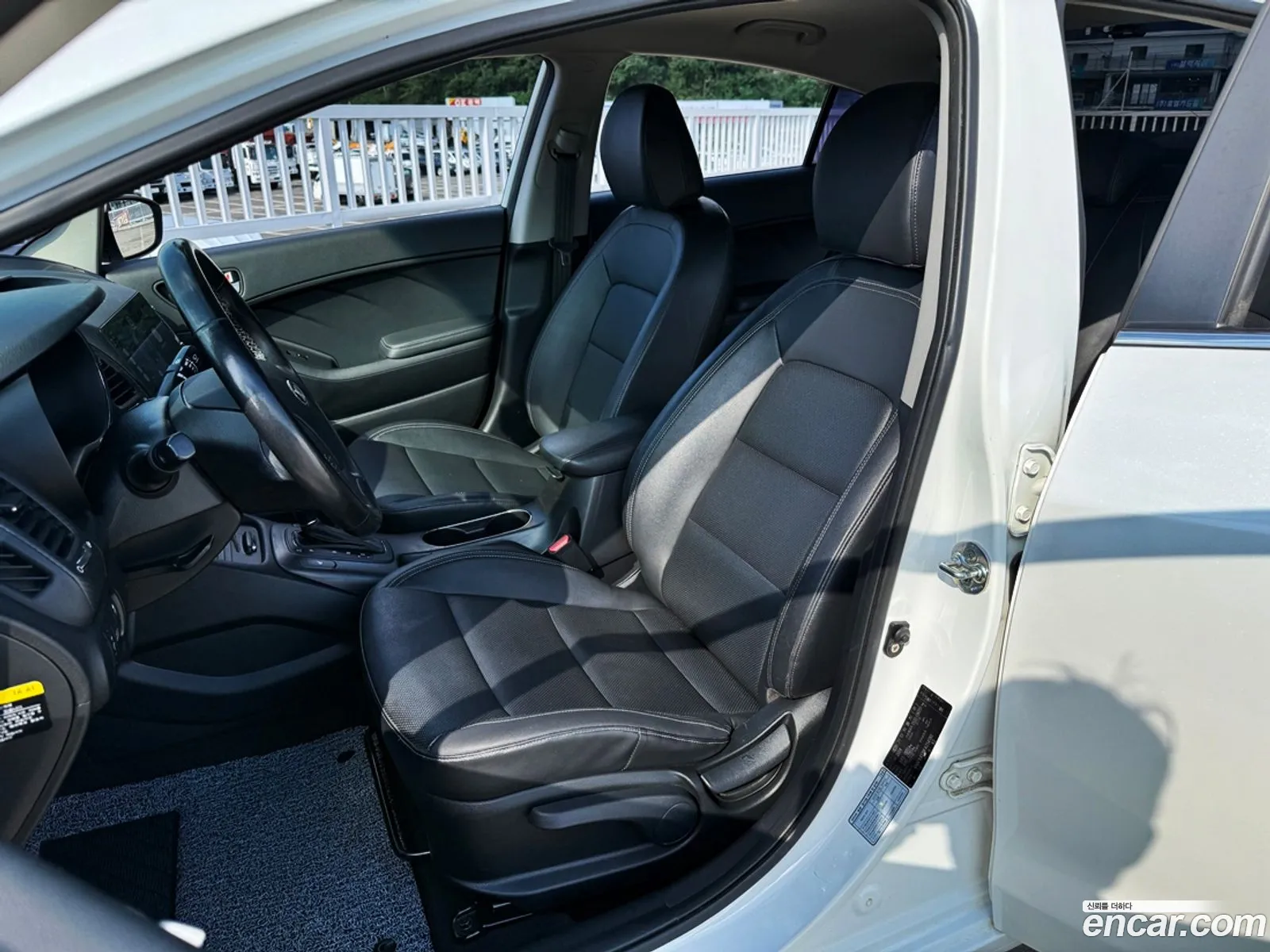 Kia K3 2014 — 15
