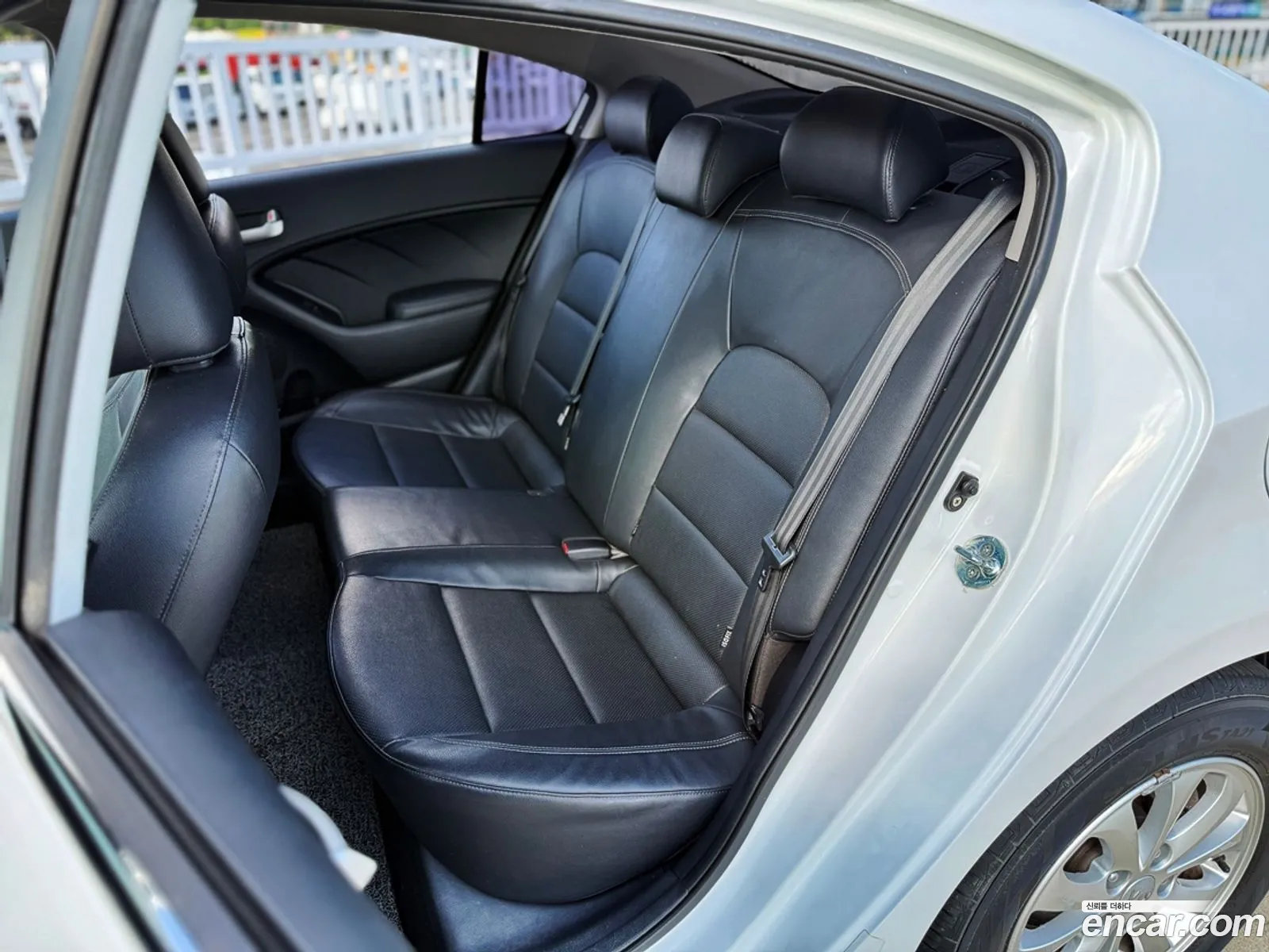 Kia K3 2014 — 17