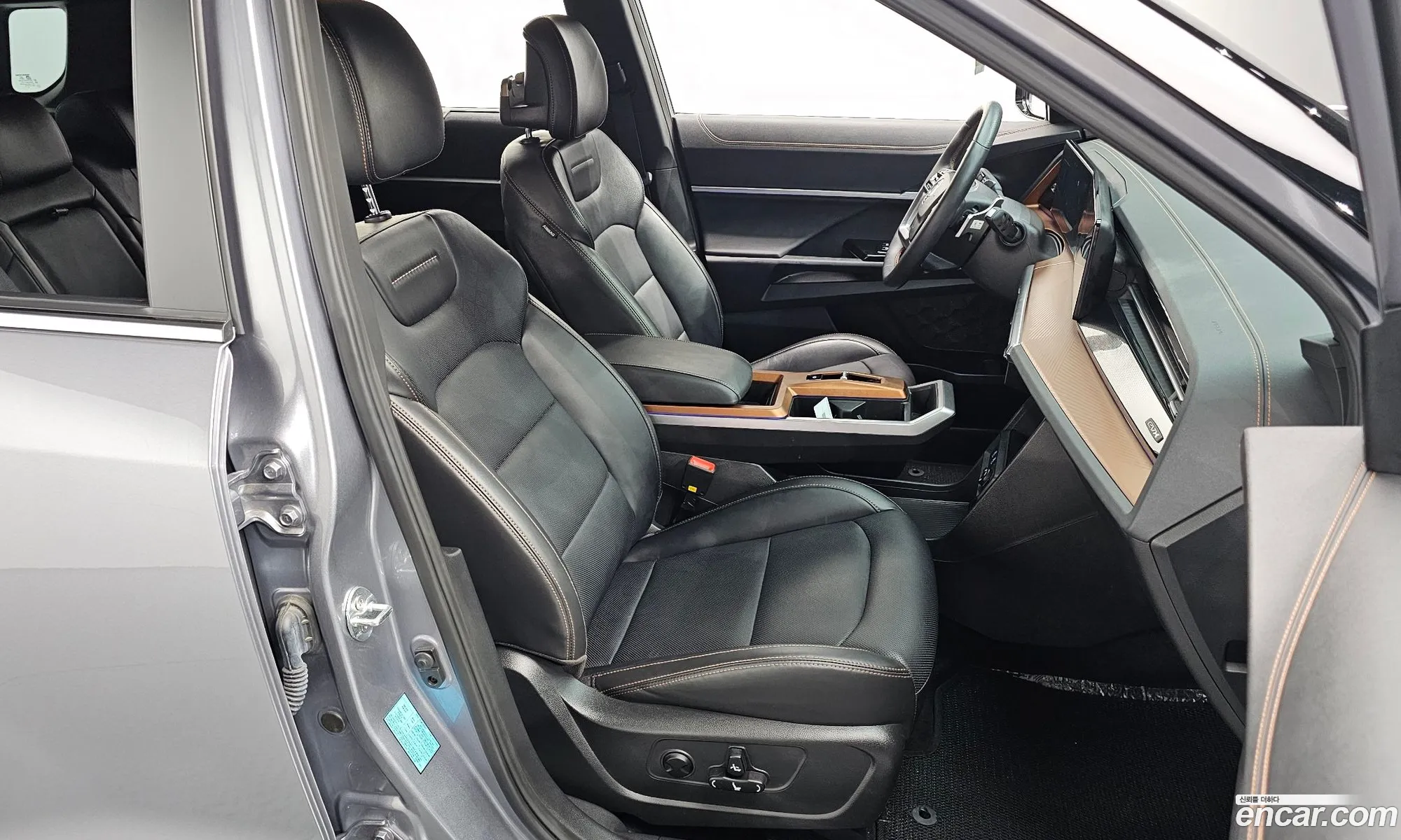 KG Mobility (SsangYong) Torres EVX 2023 — 3