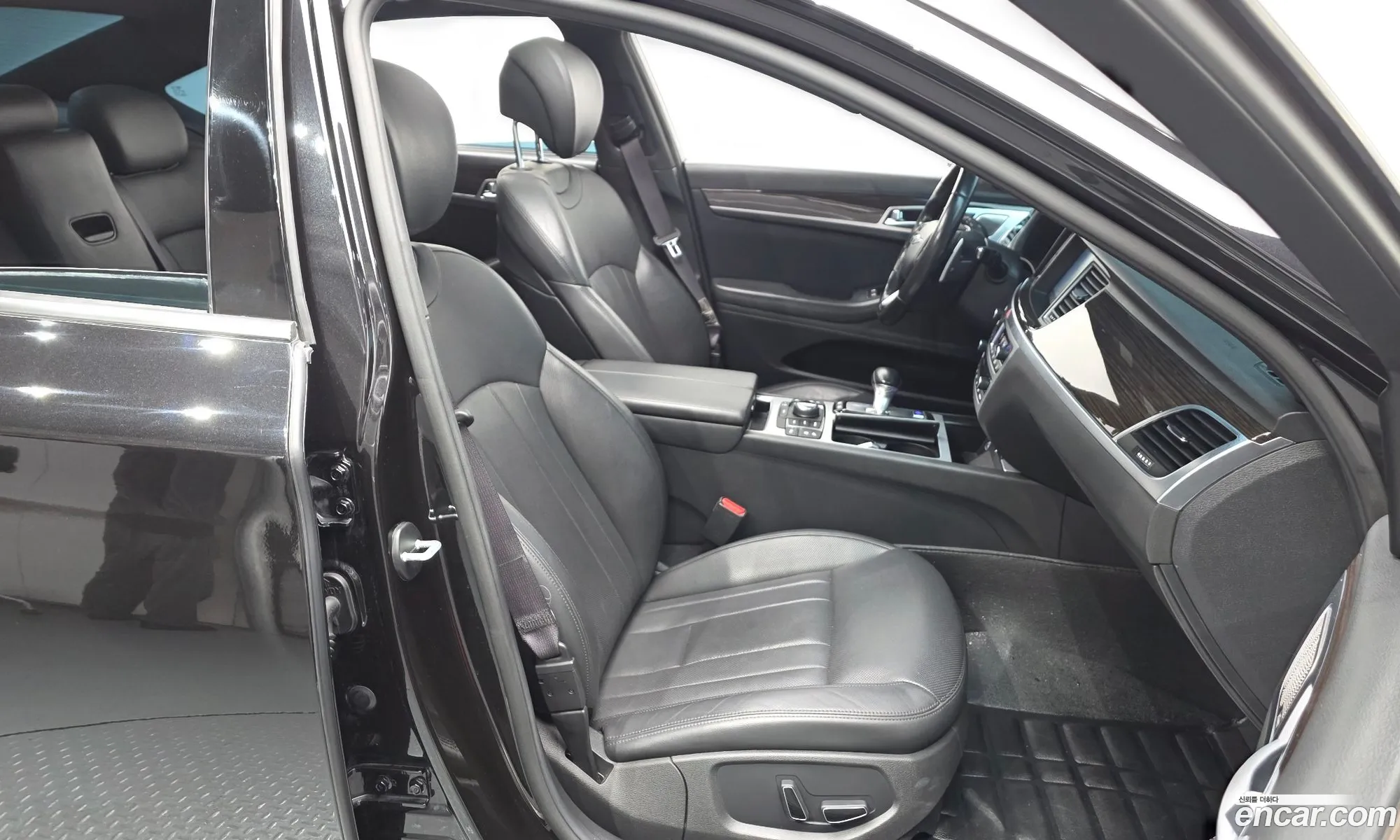 Genesis G80 2018 KMHGM41DDKU303864 — 14