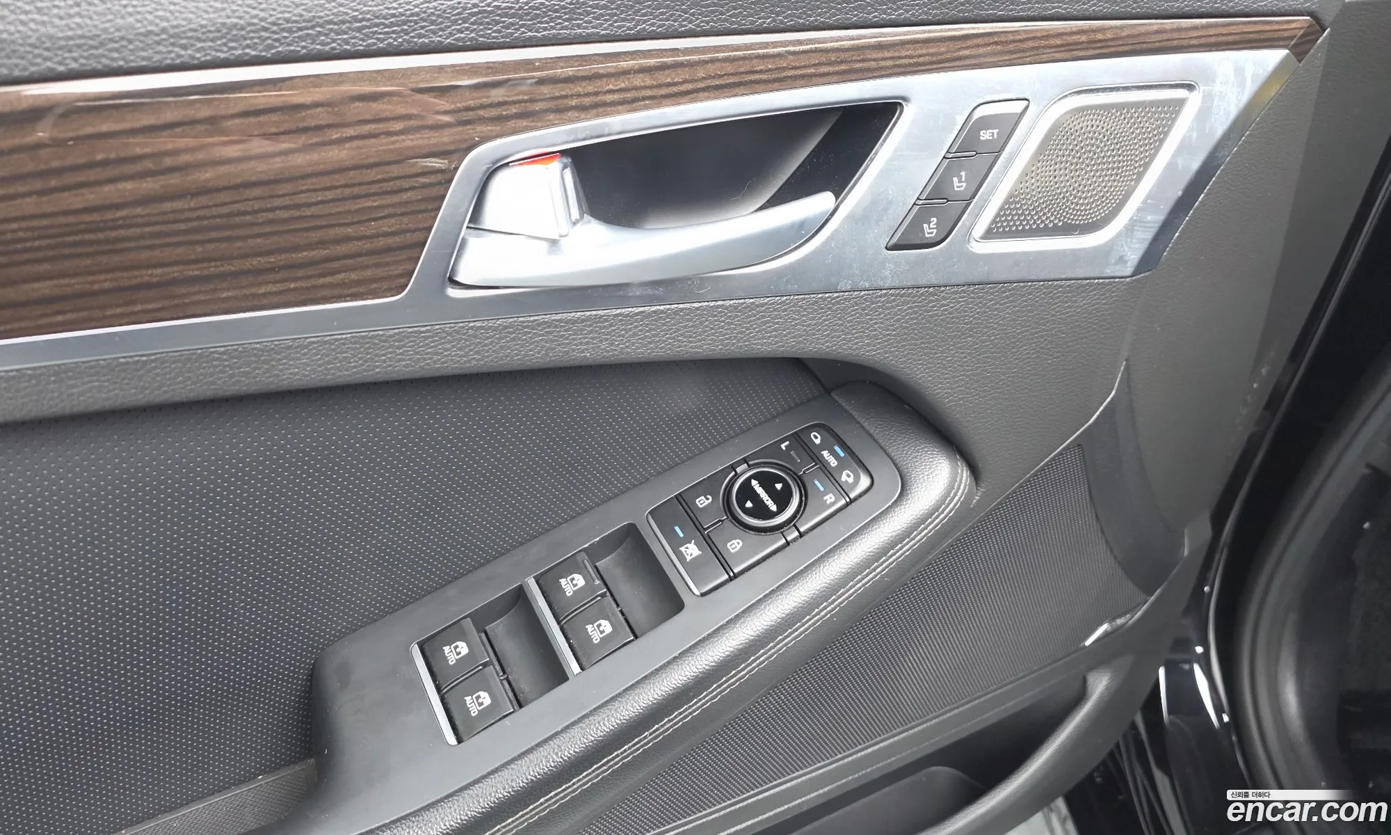 Genesis G80 2018 KMHGM41DDKU303864 — 23