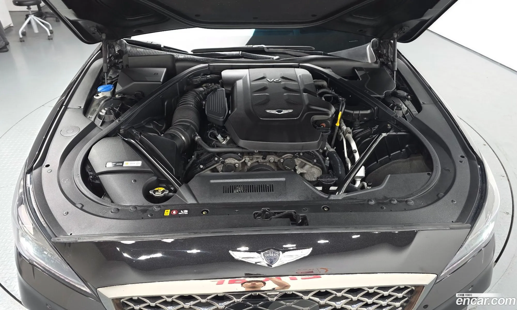 Genesis G80 2018 KMHGM41DDKU303864 — 10