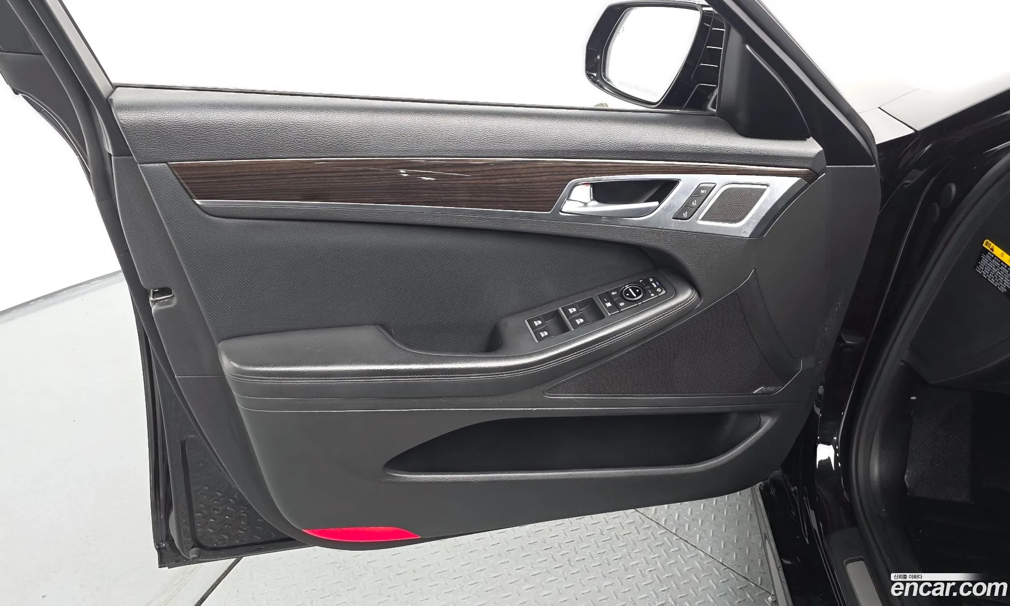 Genesis G80 2018 KMHGM41DDKU303864 — 19