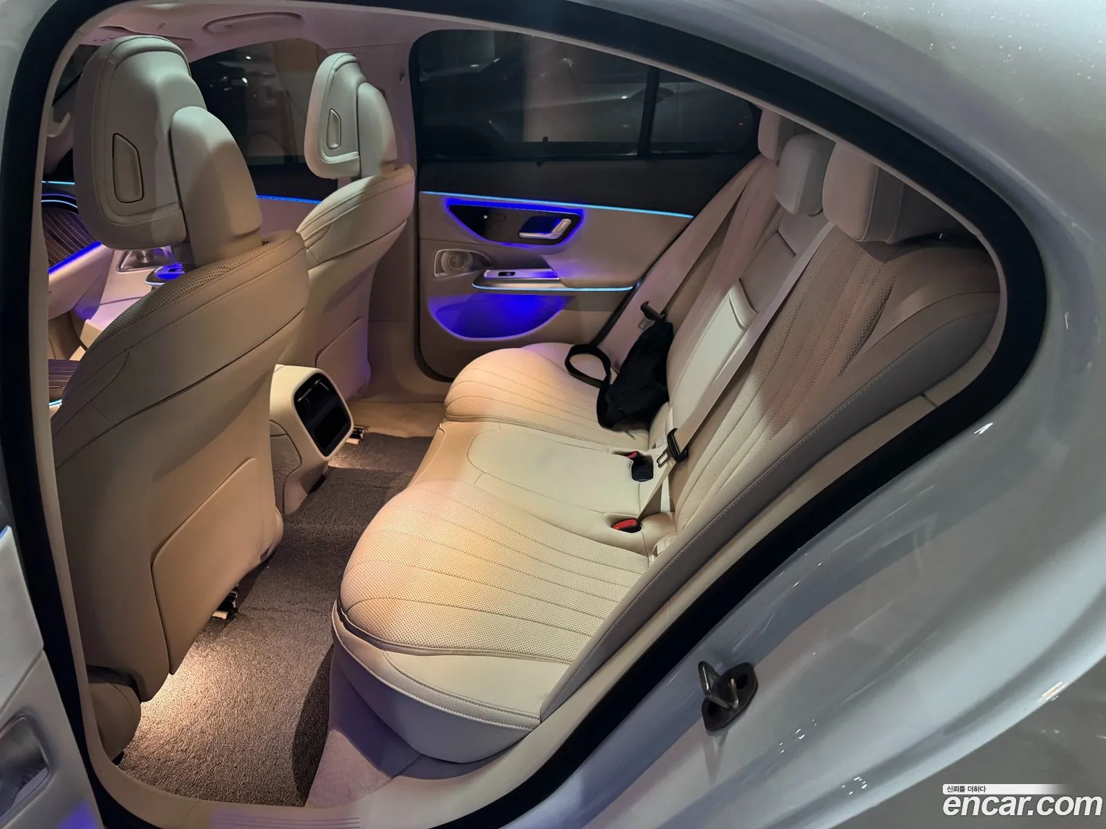 Mercedes-Benz E-Class W214 2025 — 10
