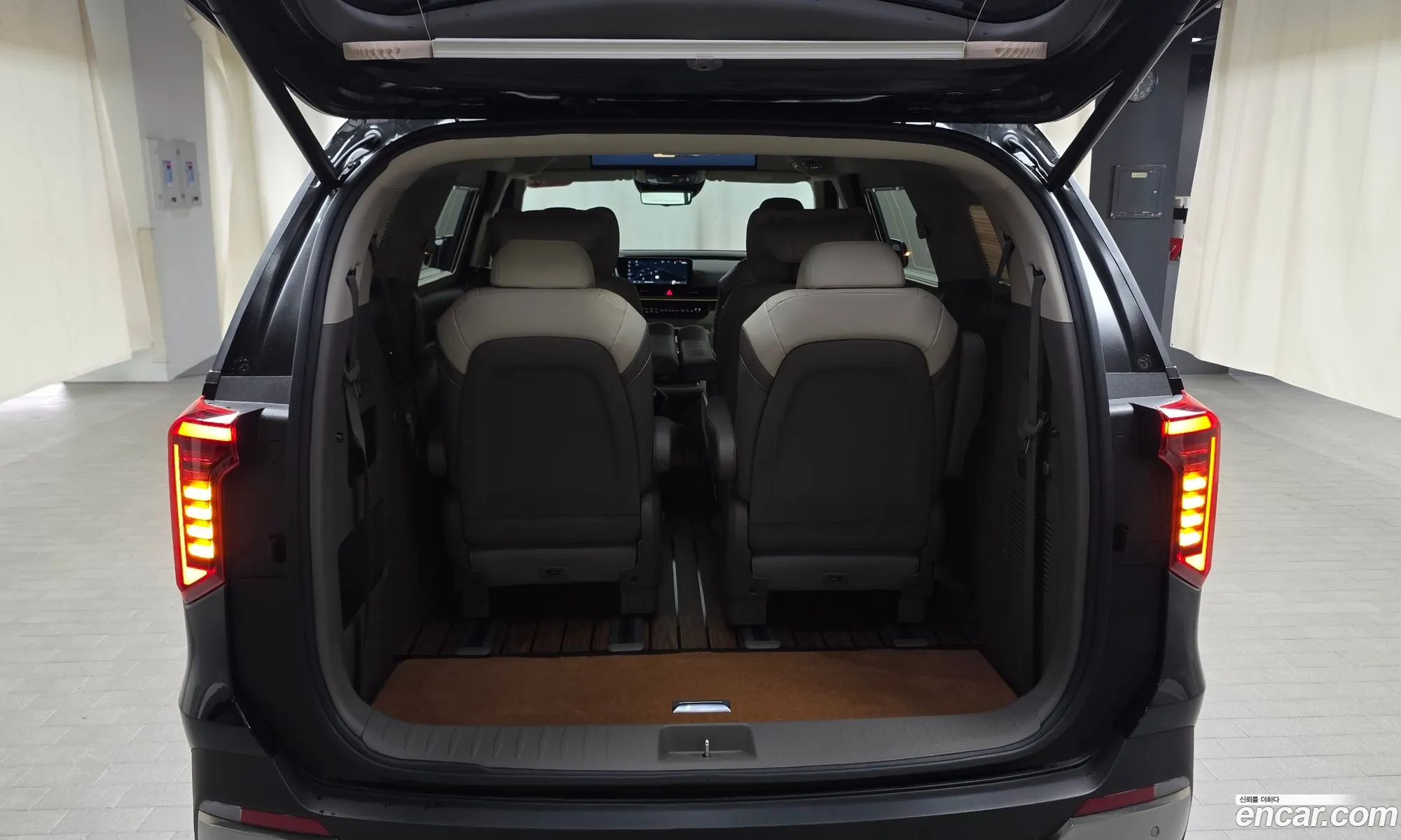 Kia Carnival 2024 — 16