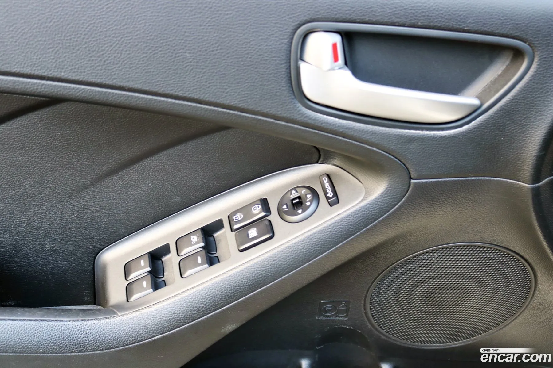 Kia K3 2012 — 16