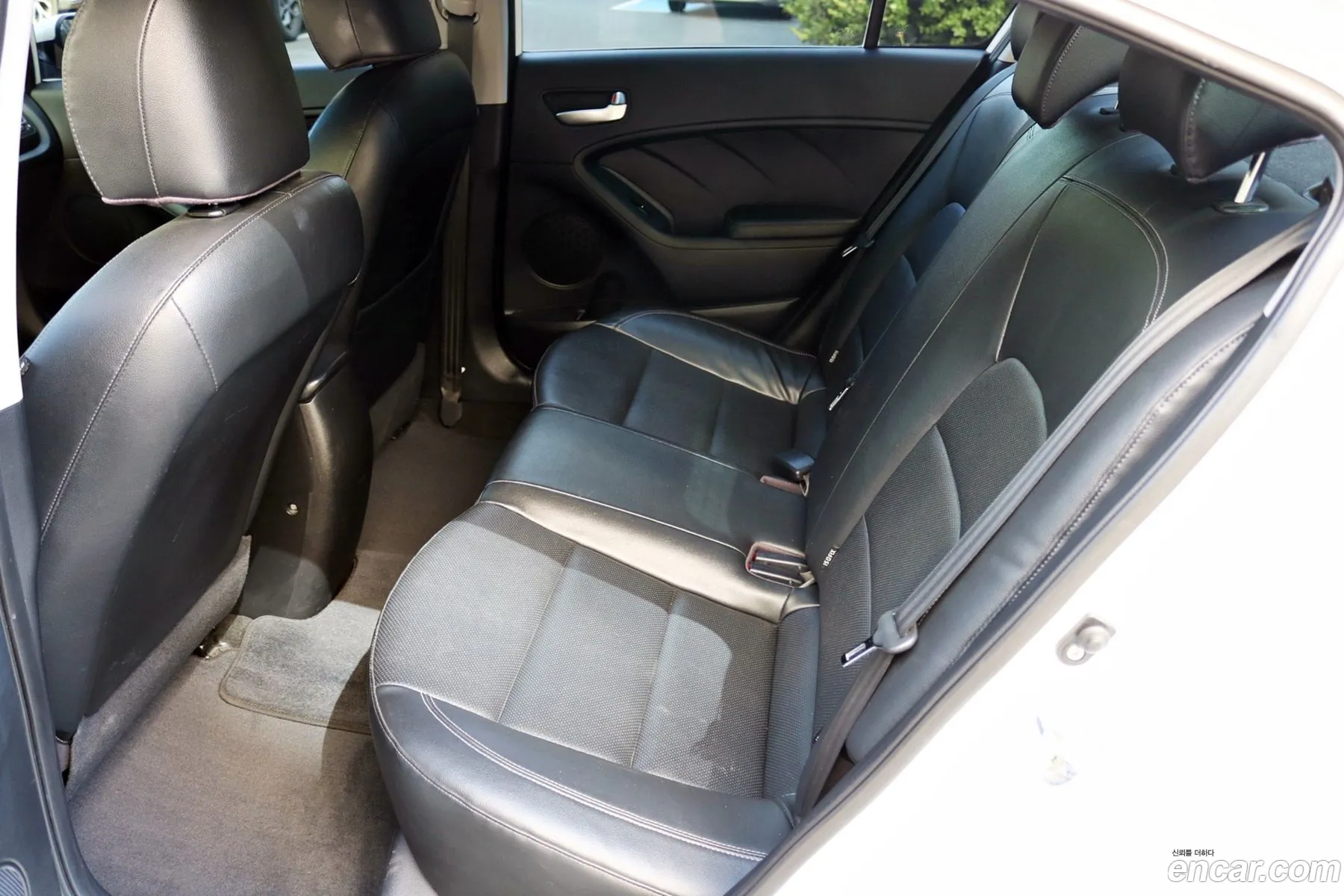 Kia K3 2012 — 15