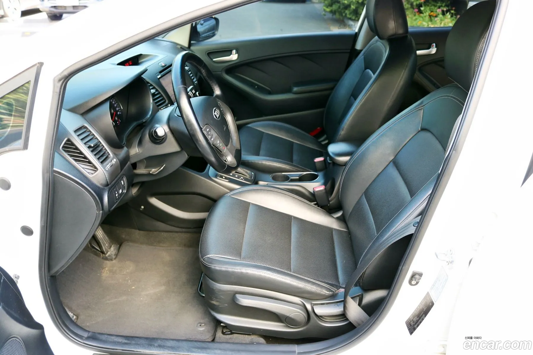 Kia K3 2012 — 13
