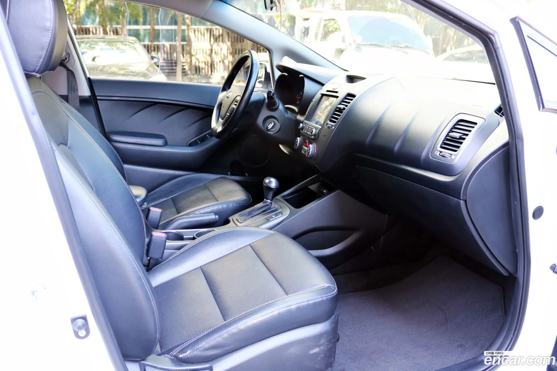 Kia K3 2012 — 12