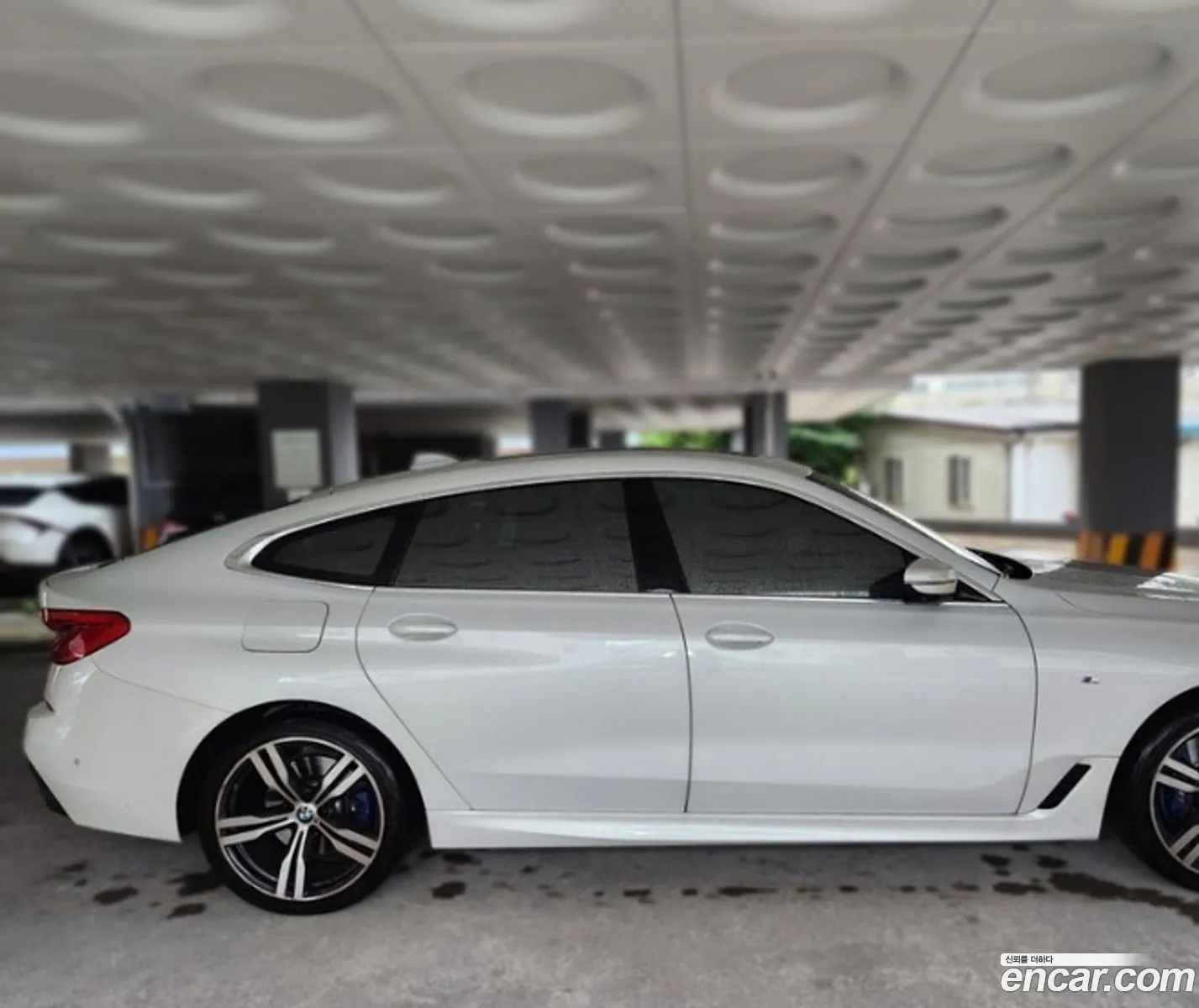 BMW 6 Series GT 2023 — 3