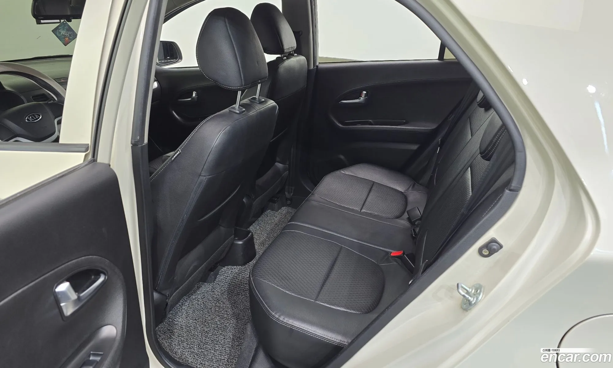 Kia Morning 2011 KNABX511BCT051011 — 4